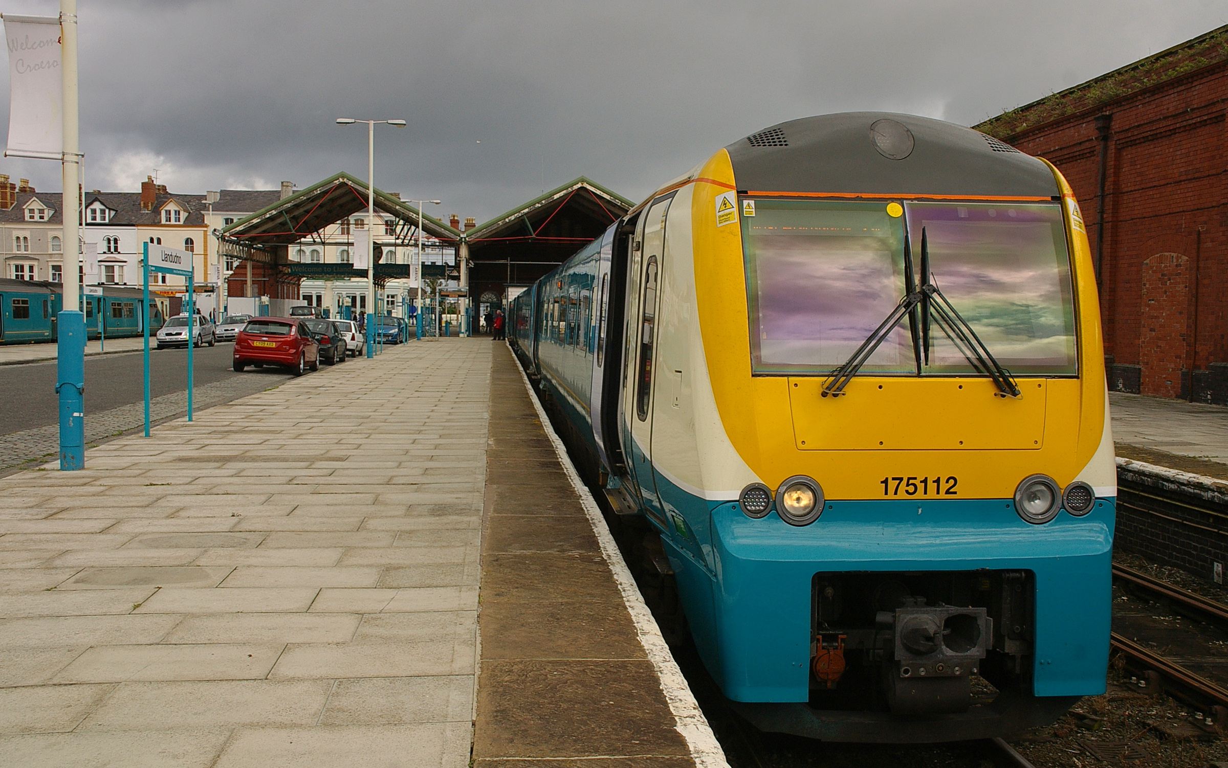 Llandudno railway station MMB 03 175112