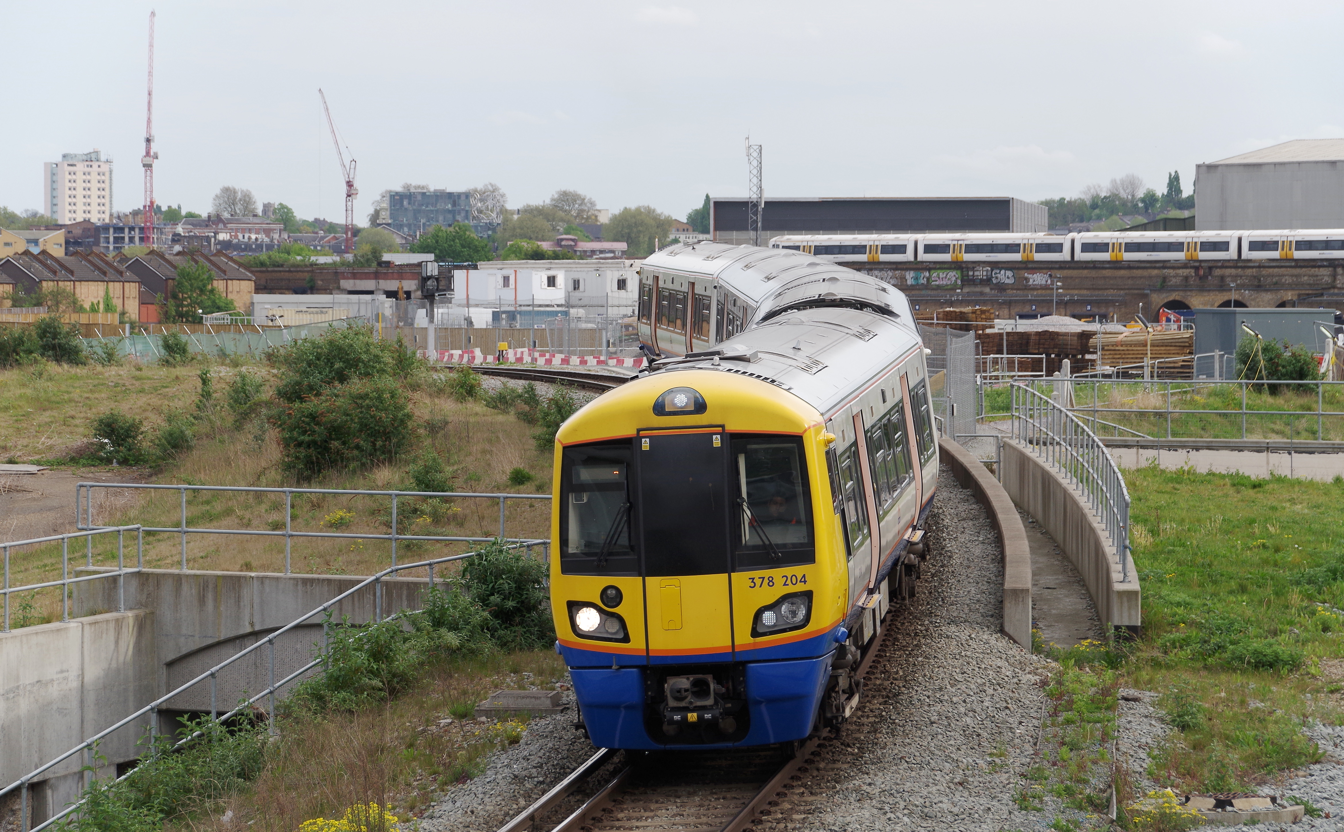 London MMB »0N9 Silwood Junction 378204