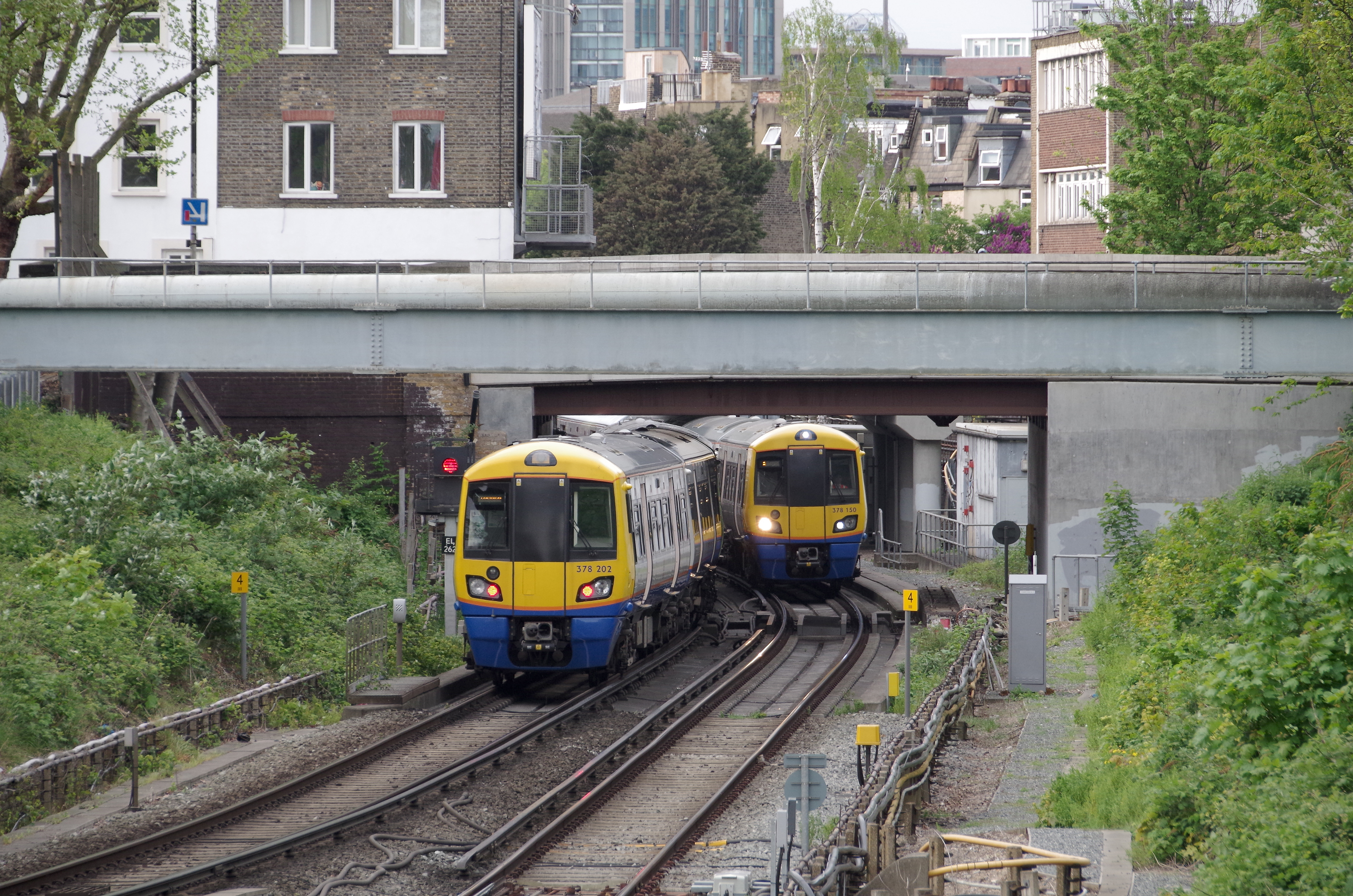 London MMB »0O8 Silwood Junction 378202 378150