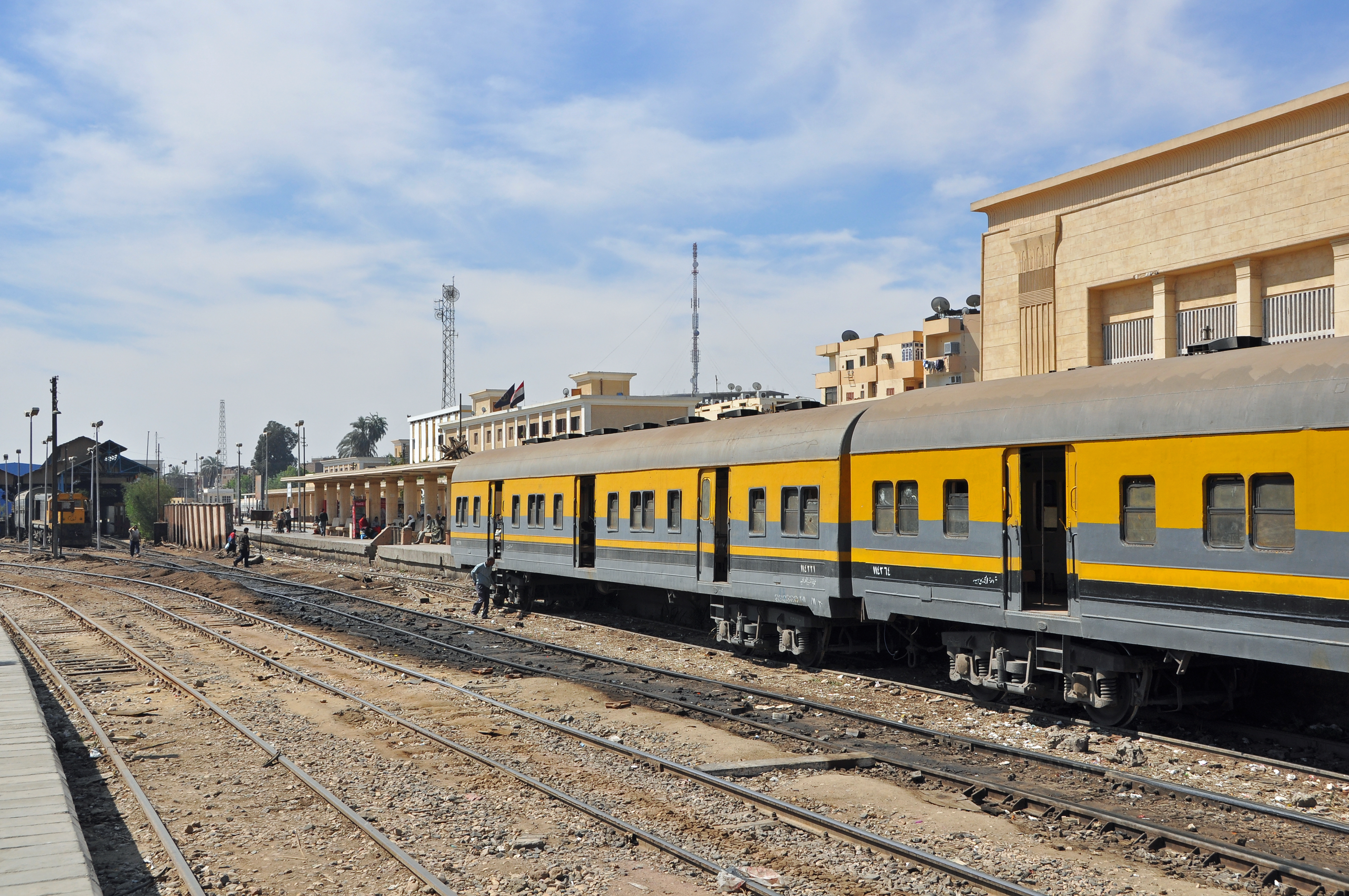 Luxor Train Station R09