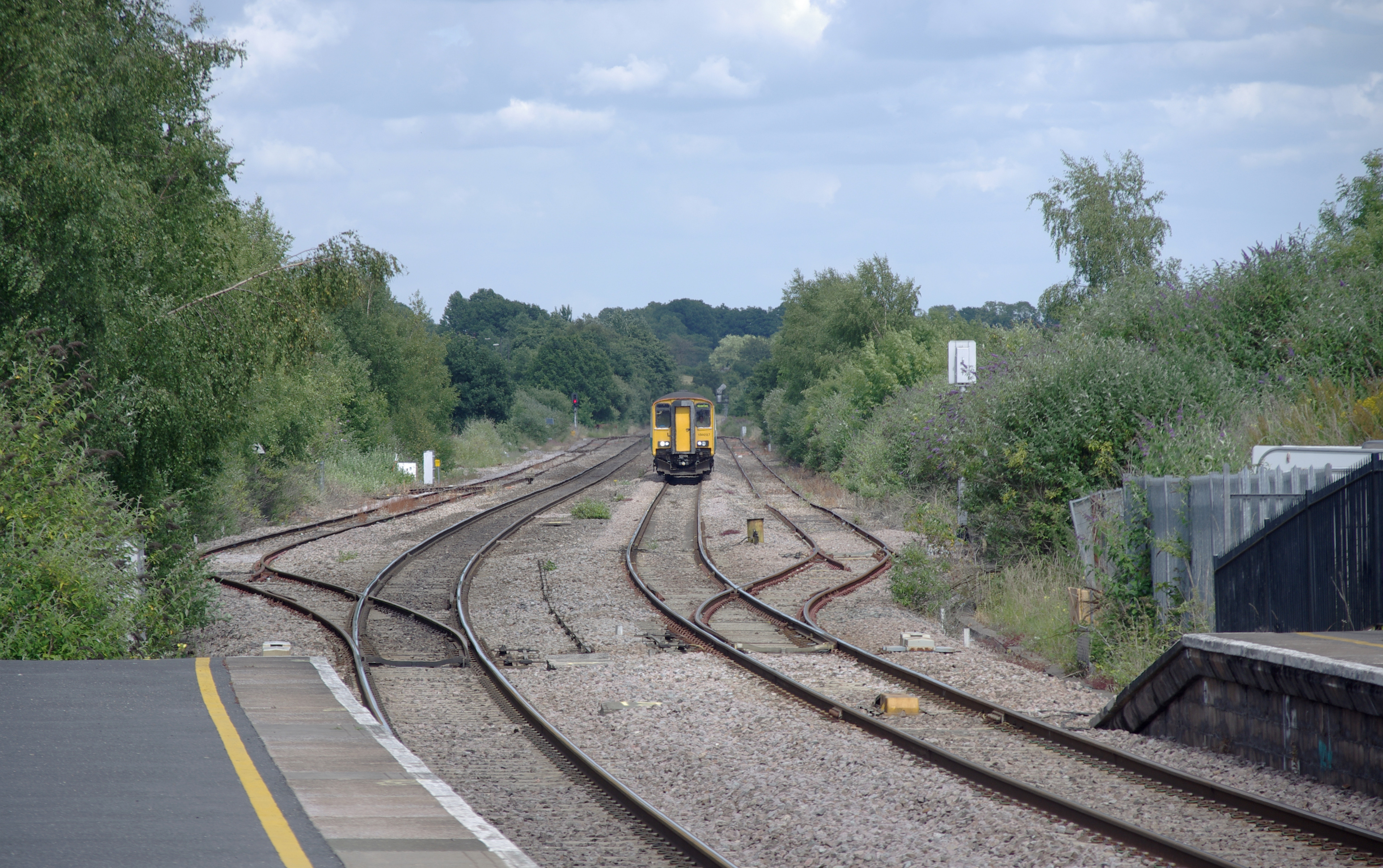 Lydney railway station MMB 04 150227