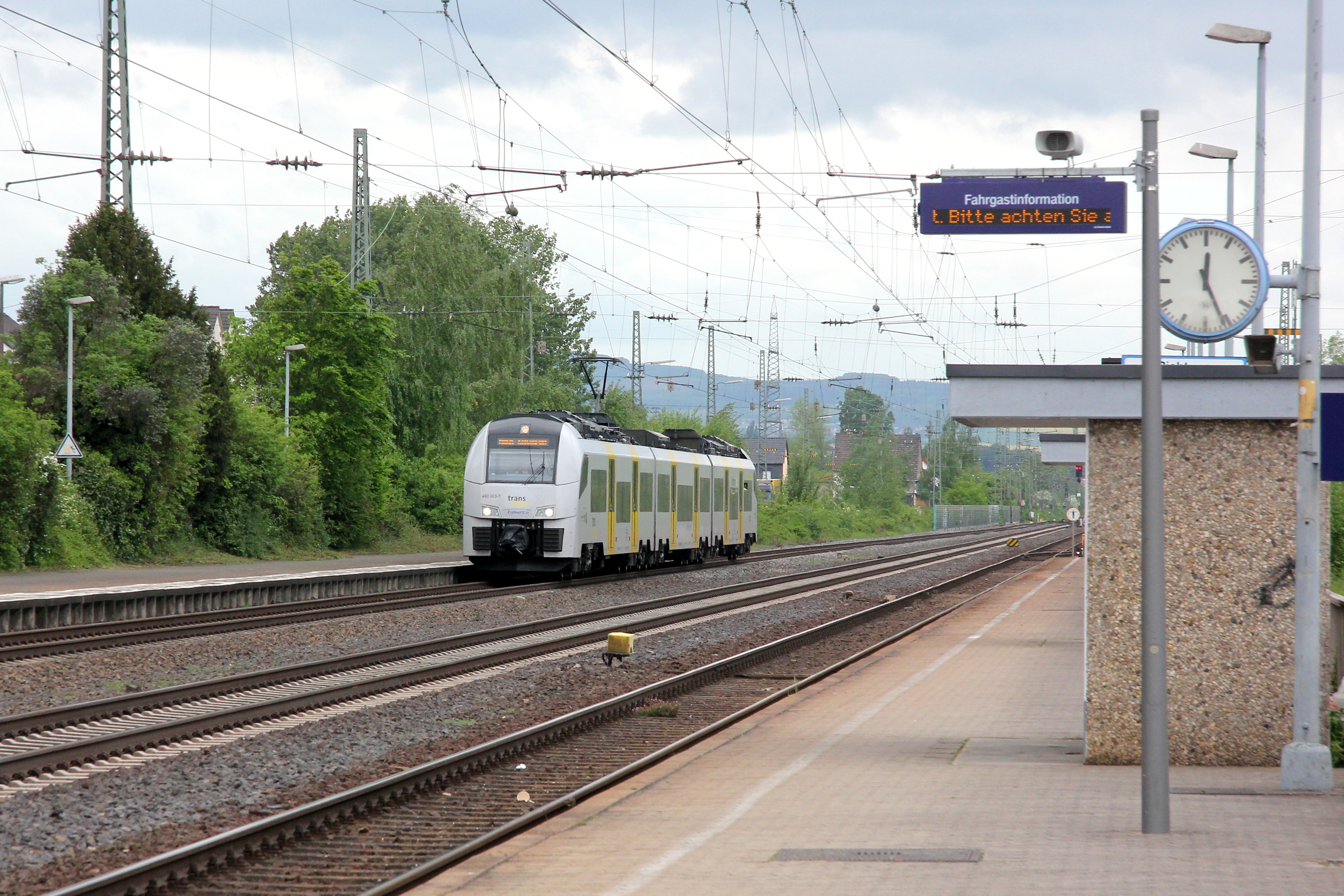 Mülheim-Kärlich, Bahnhof Urmitz - Trans regio (2015-05-09 1)