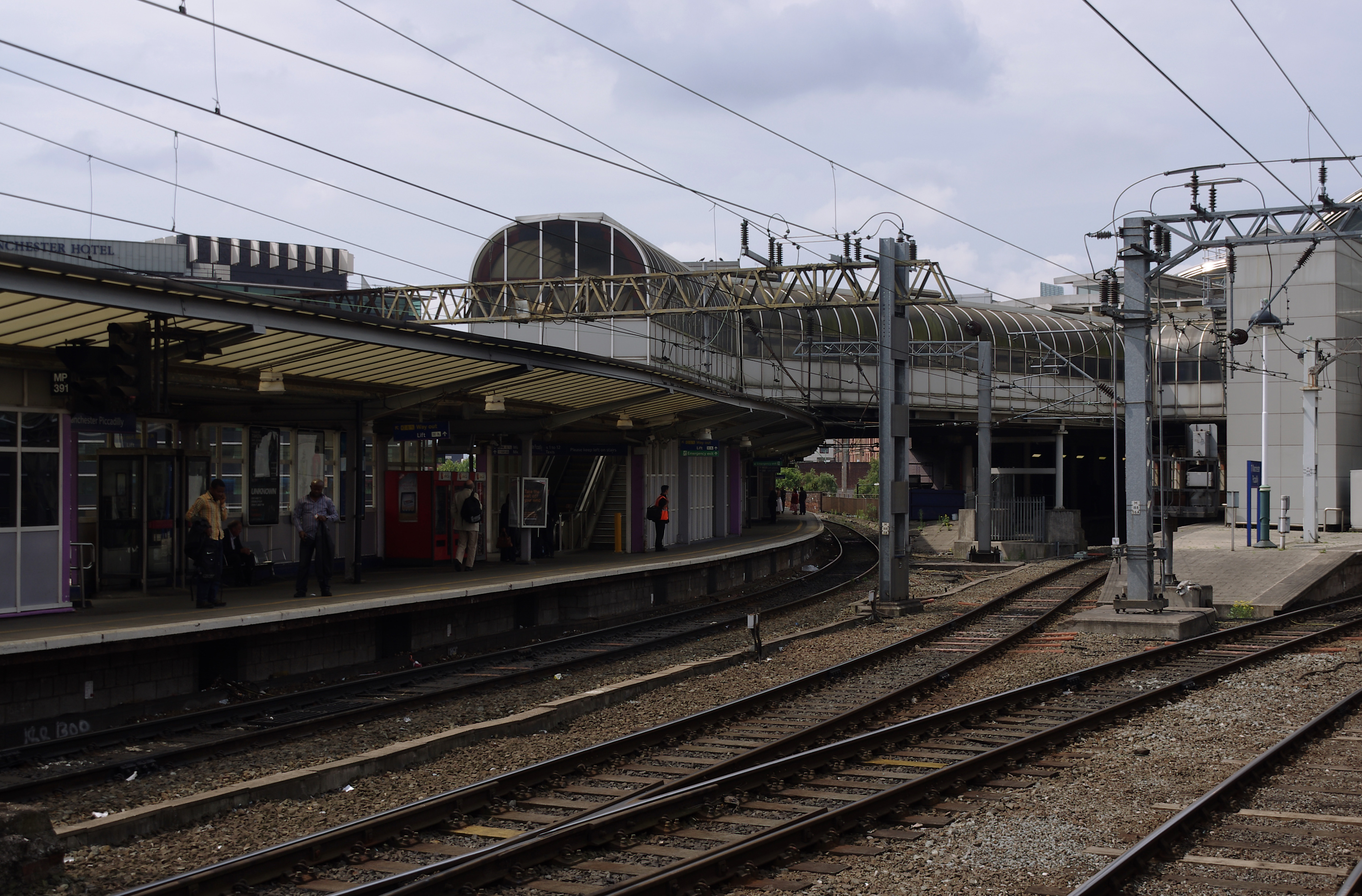 Manchester Piccadilly station MMB 18