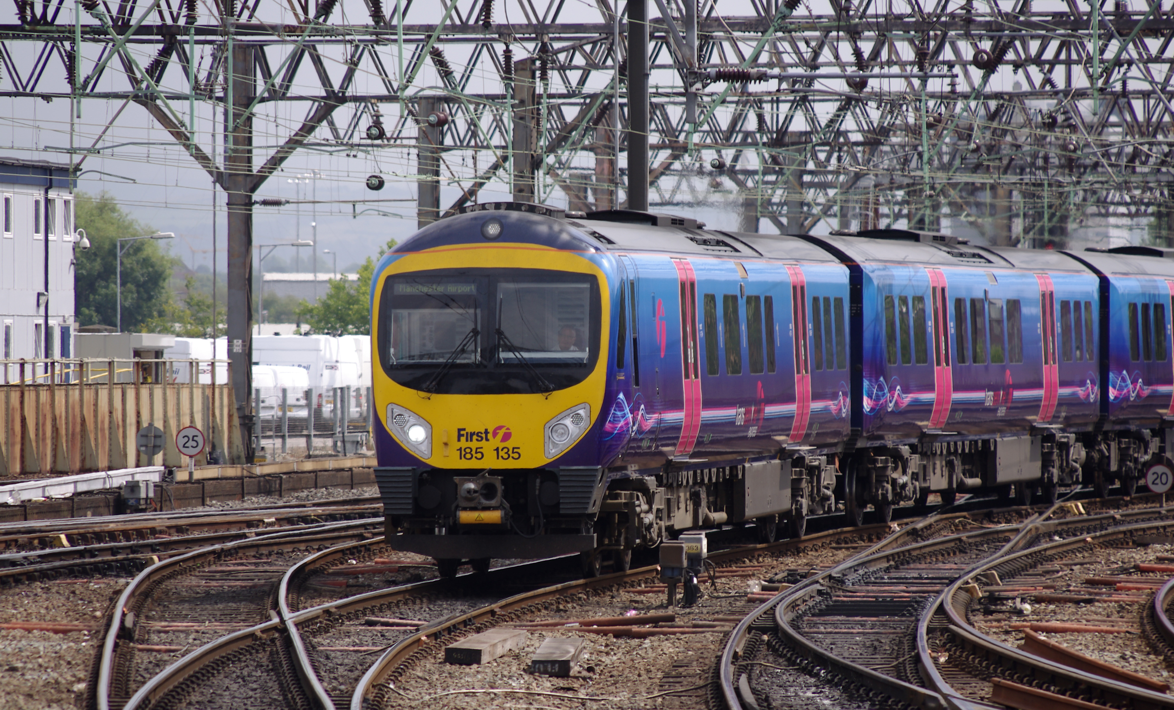 Manchester Piccadilly station MMB 23 185135