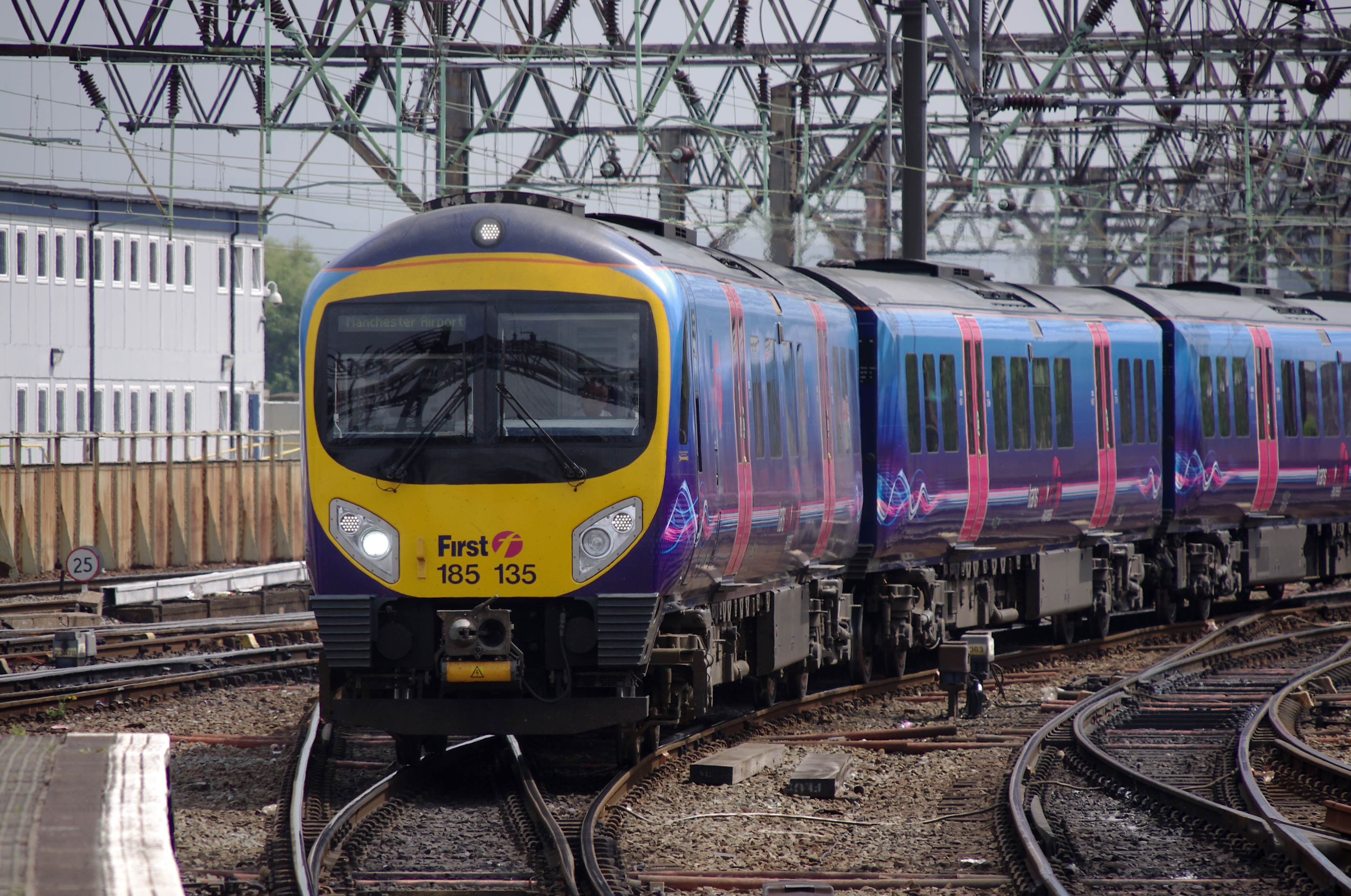 Manchester Piccadilly station MMB 24 185135