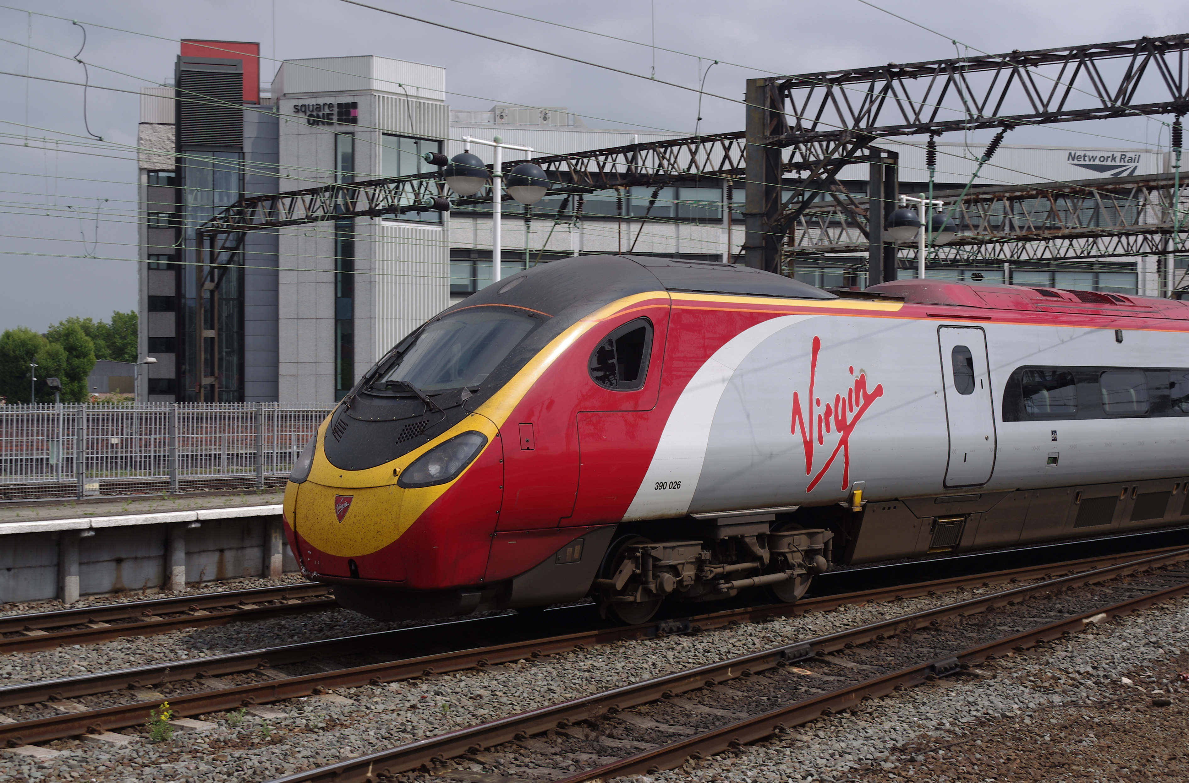 Manchester Piccadilly station MMB 28 390026