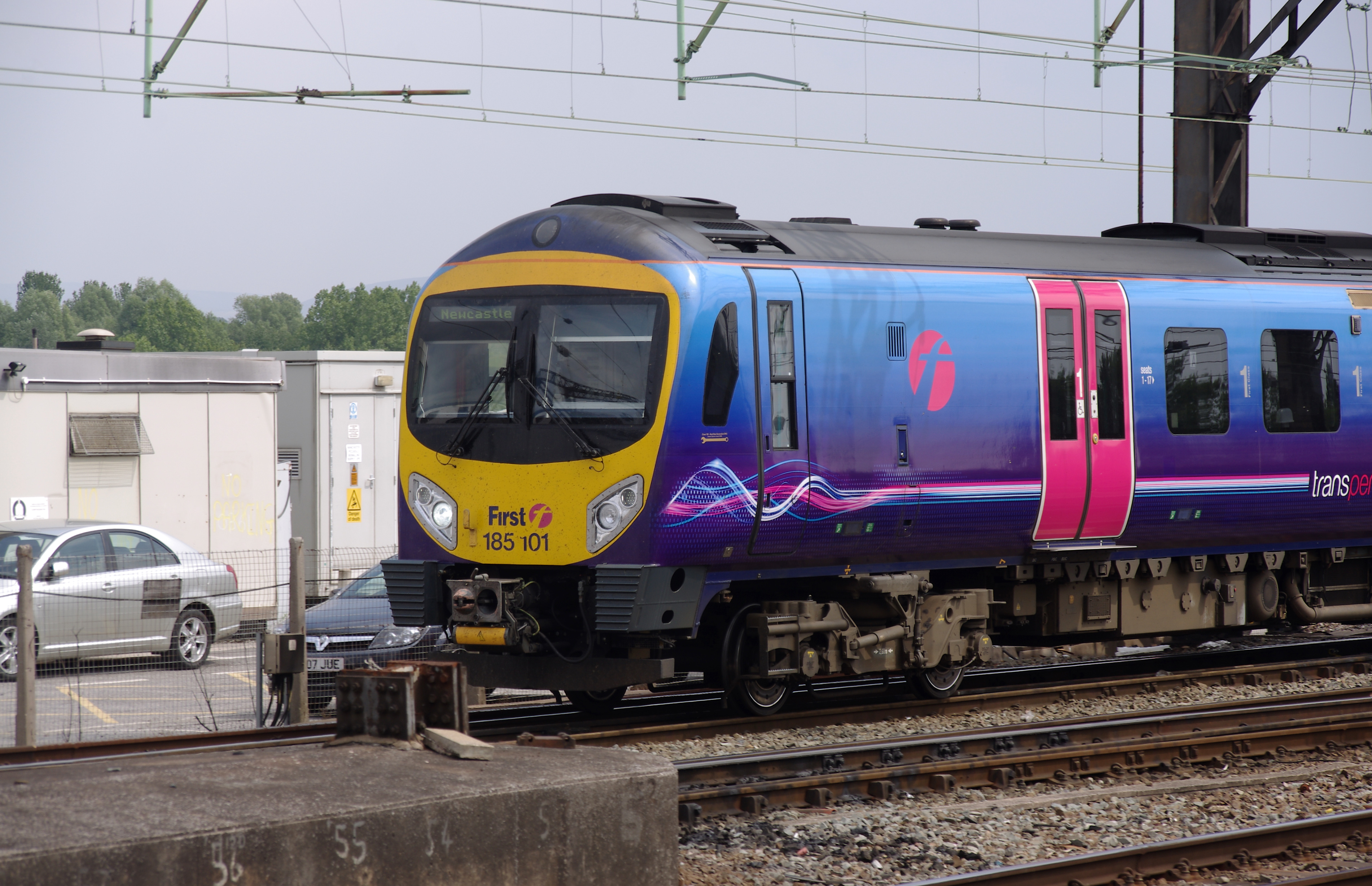 Manchester Piccadilly station MMB 50 185101