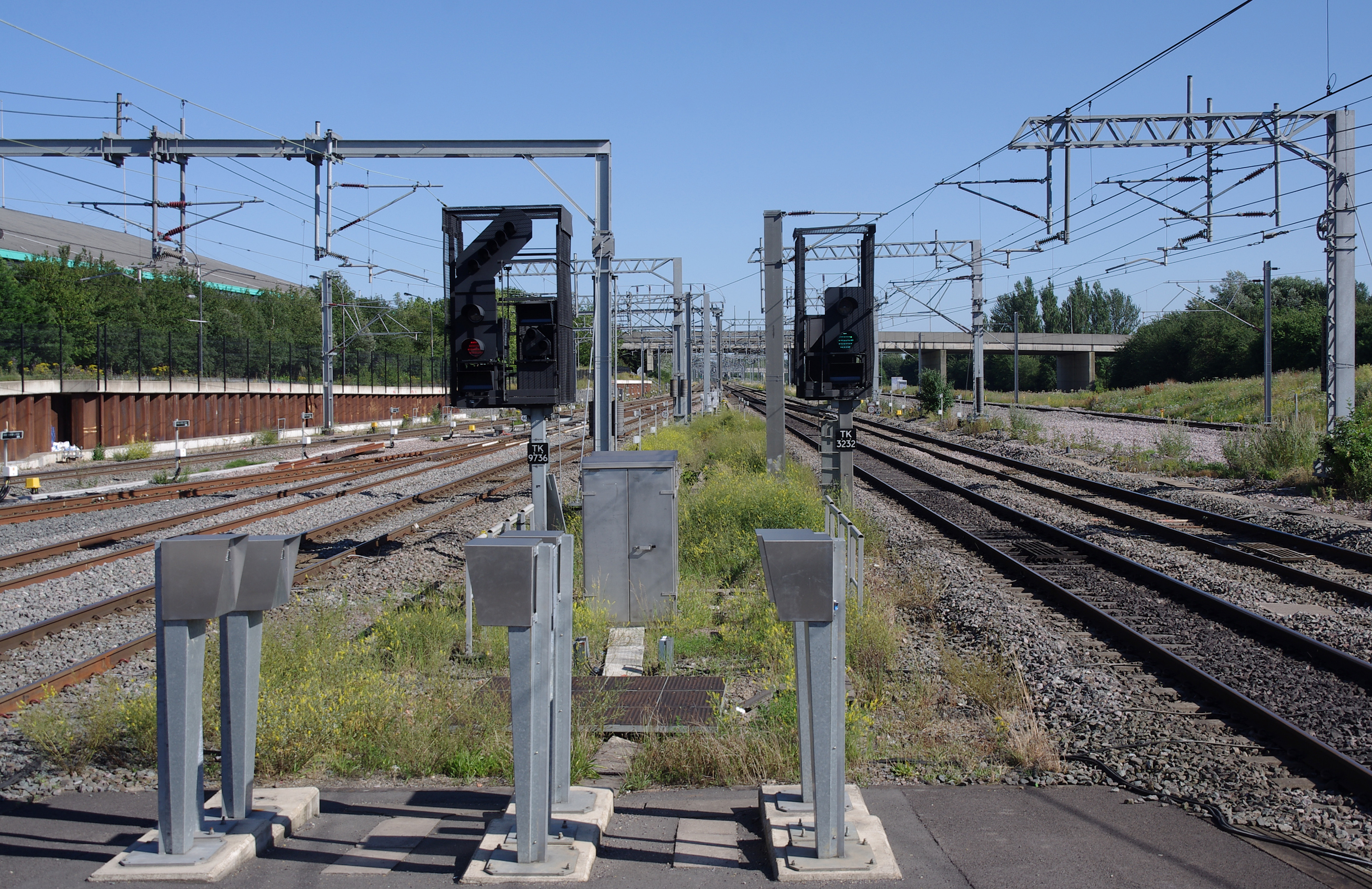 Milton Keynes Central railway station MMB 08