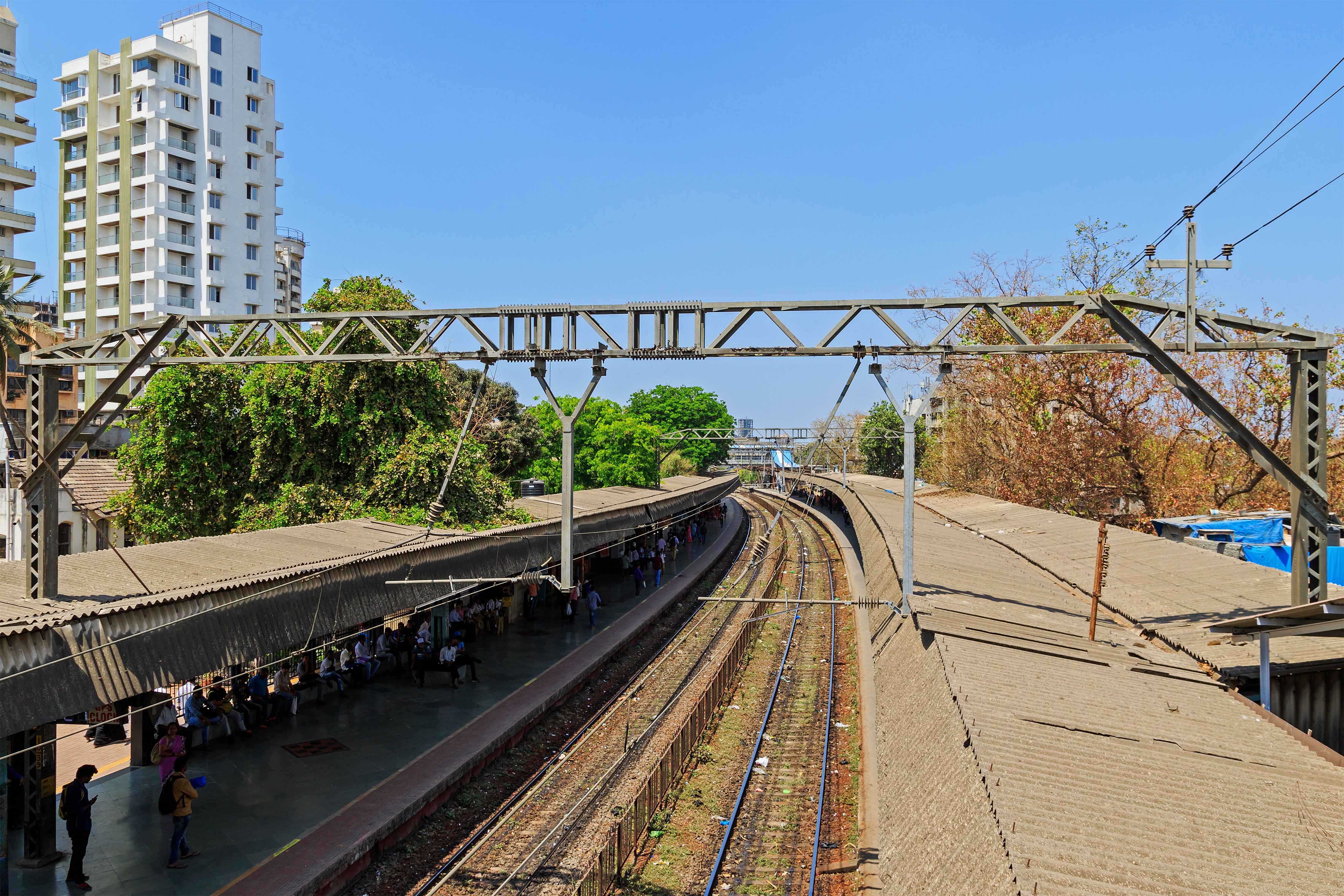 Mumbai 03-2016 54 Kings Circle station