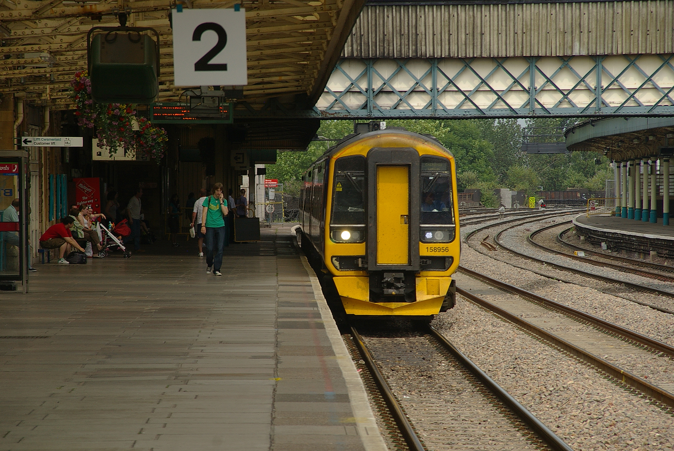 Newport railway station MMB 18 158956
