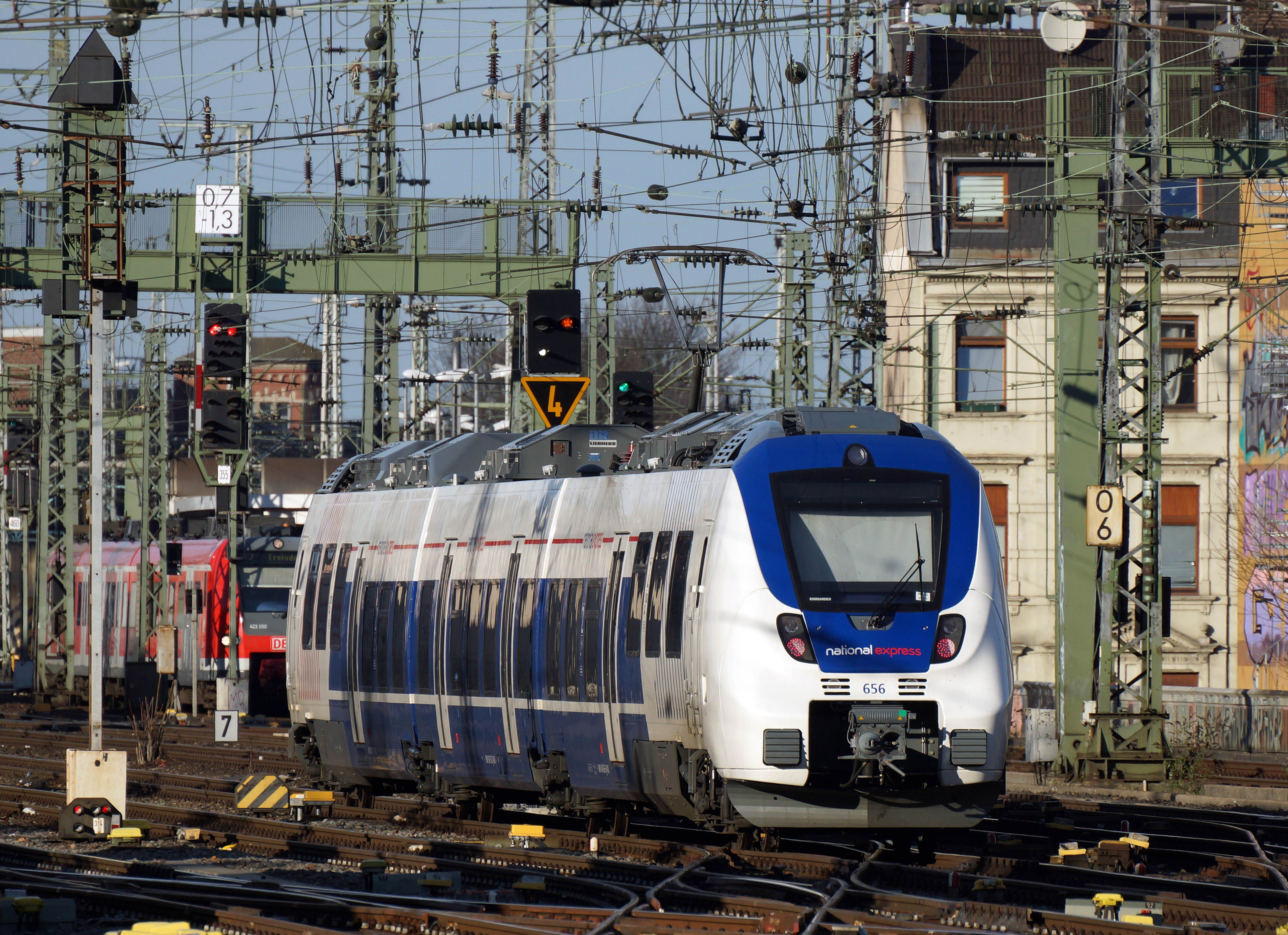 NEX 156 + 656 Köln Hauptbahnhof 2015-12-26-03