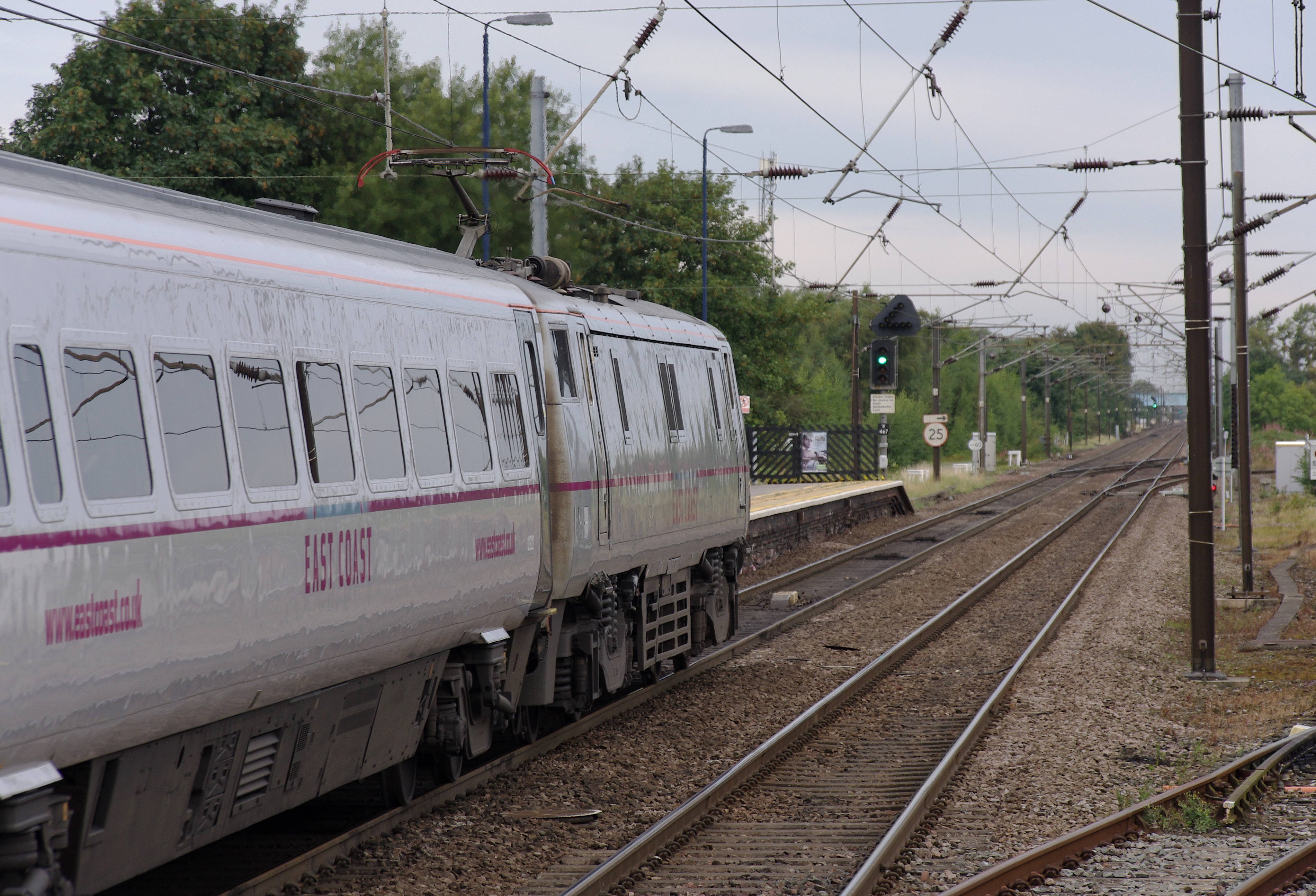 Northallerton railway station MMB 18 91107