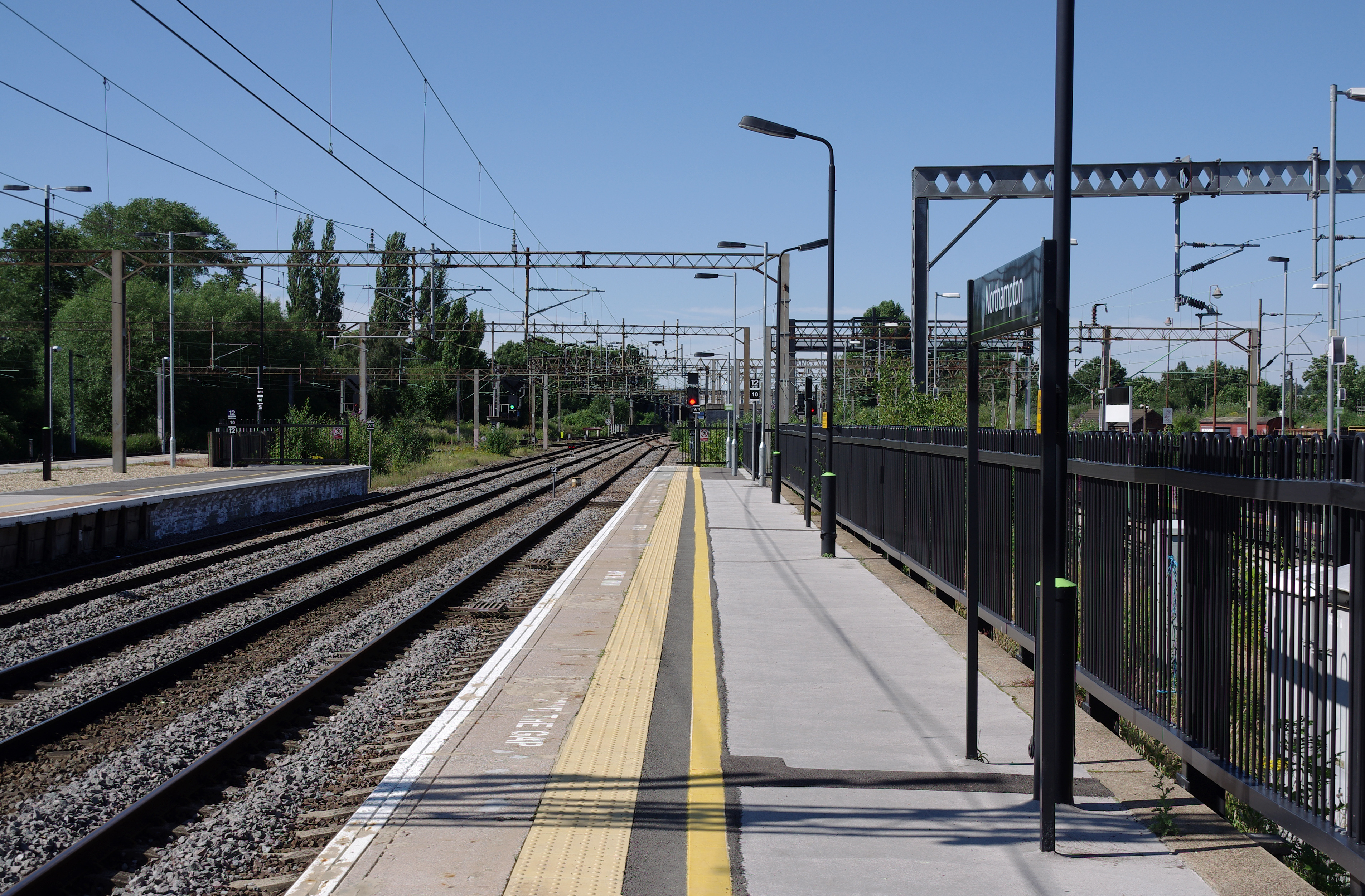 Northampton railway station MMB 10