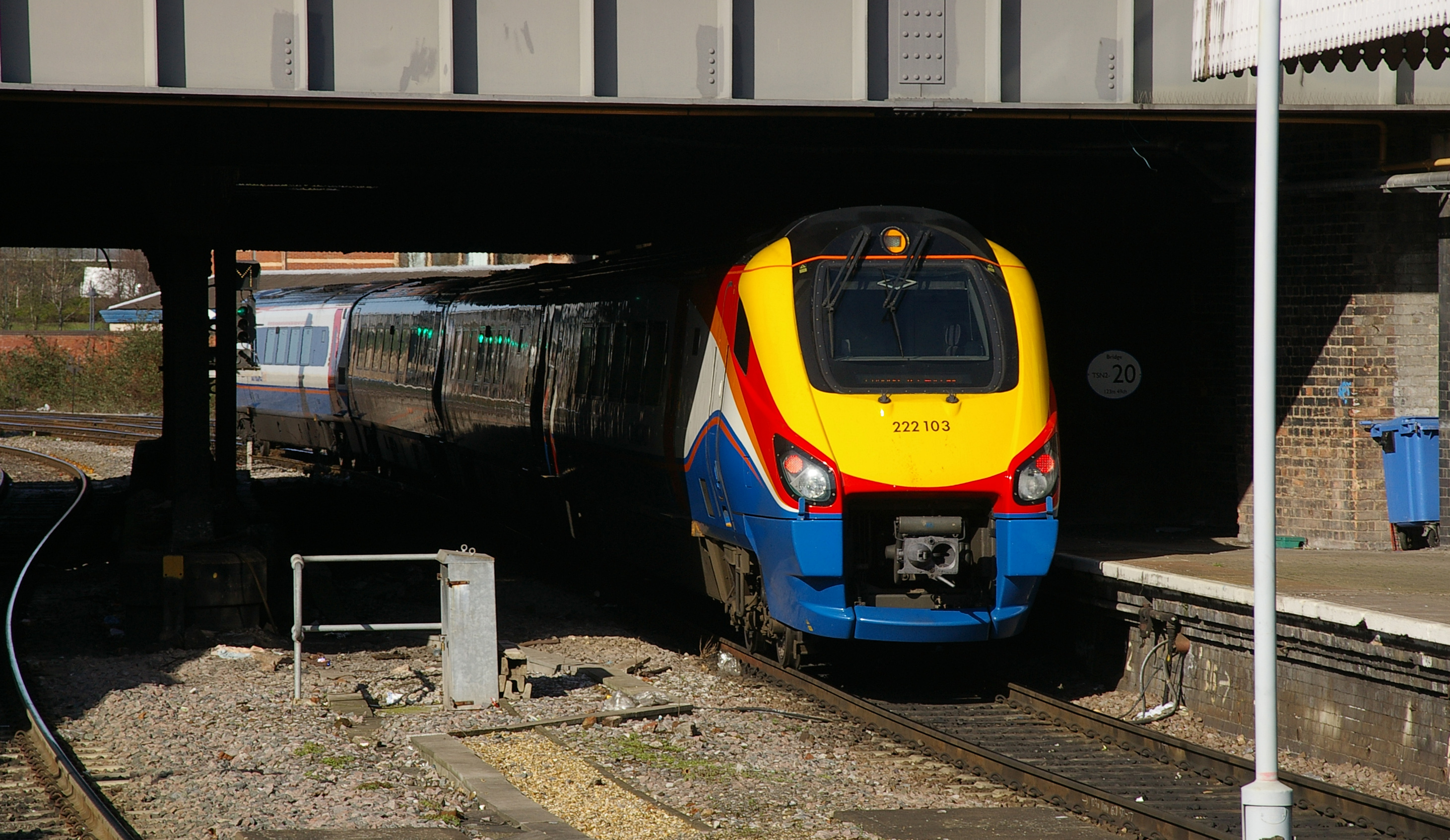 Nottingham railway station MMB 27 222103
