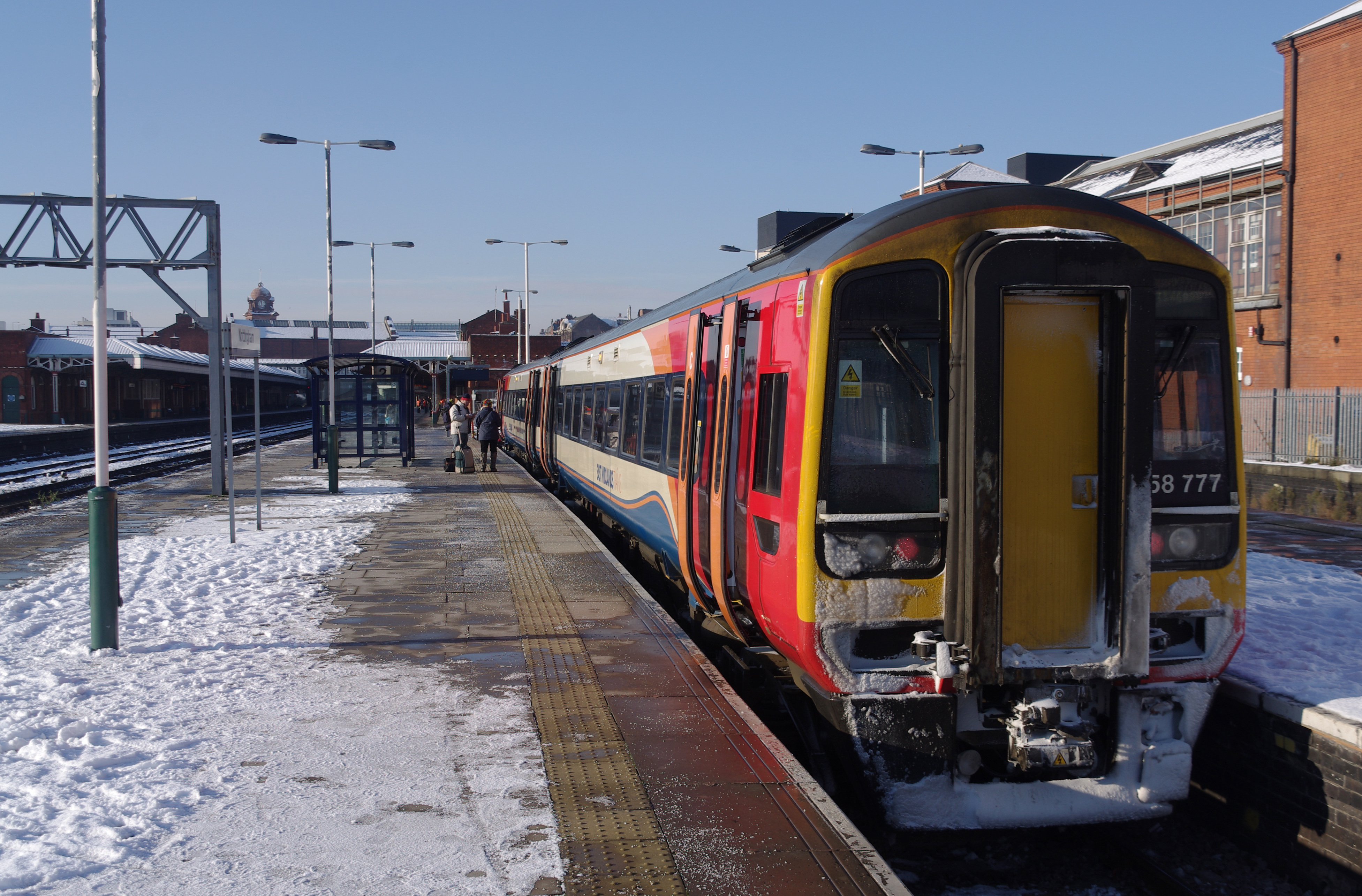 Nottingham railway station MMB 50 158777