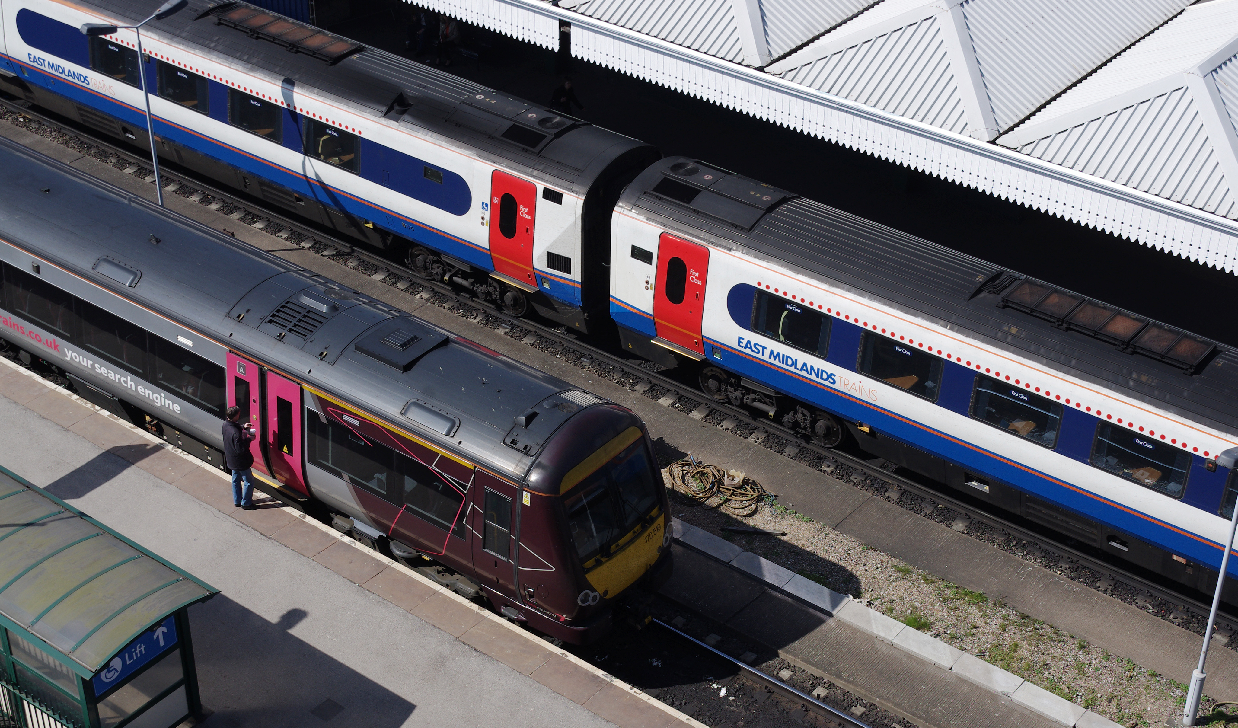 Nottingham railway station MMB 90 170519 222018