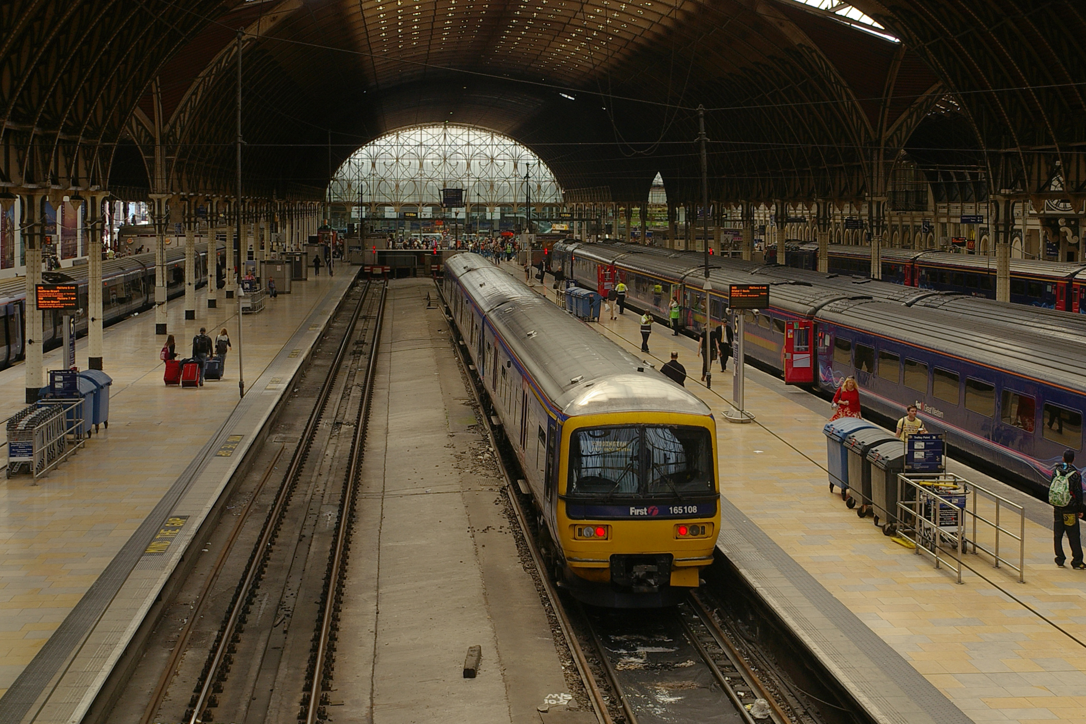 Paddington station MMB 27 165108