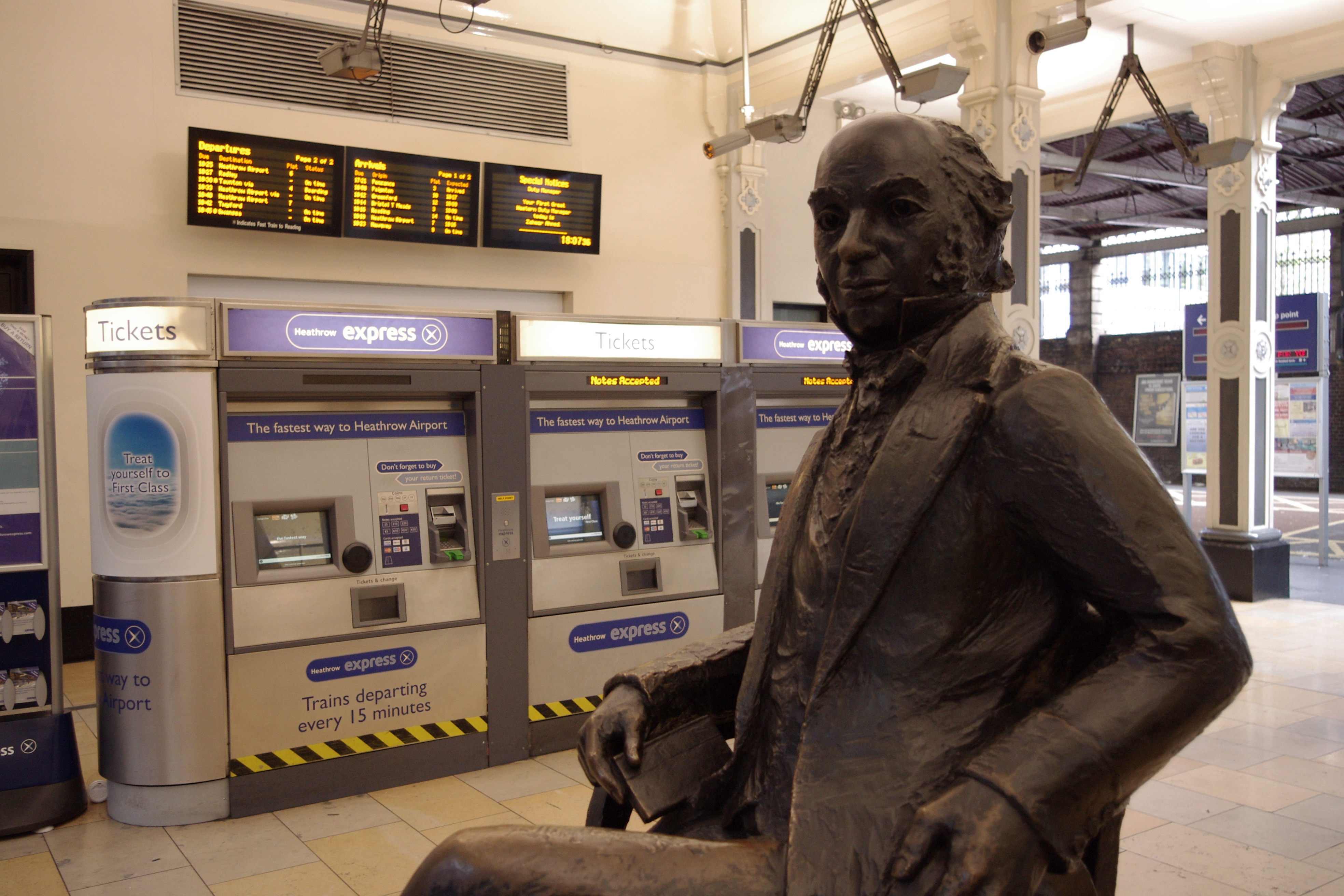 Paddington station MMB 58