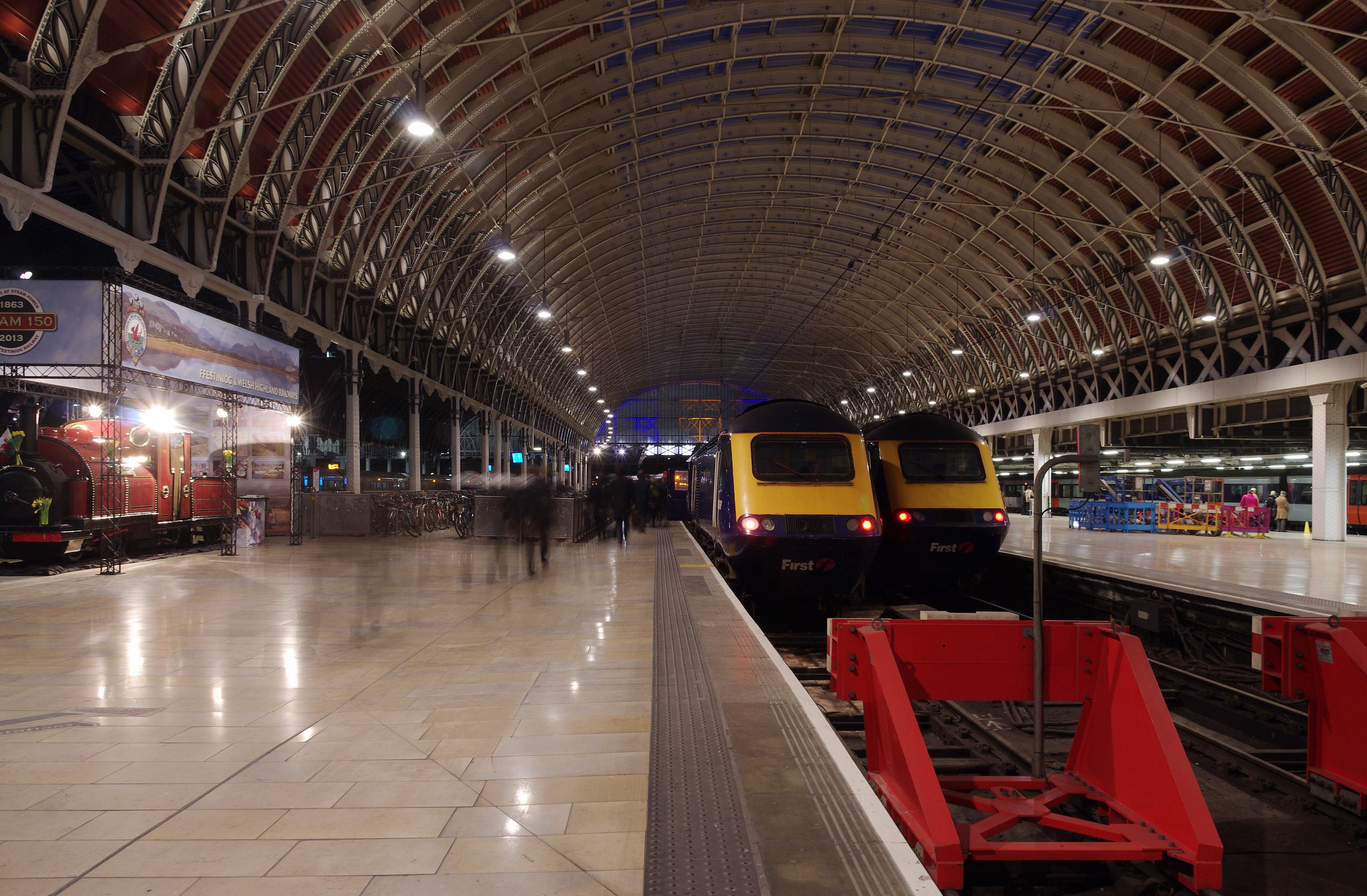 Paddington station MMB 72 Princess 43088 43XXX