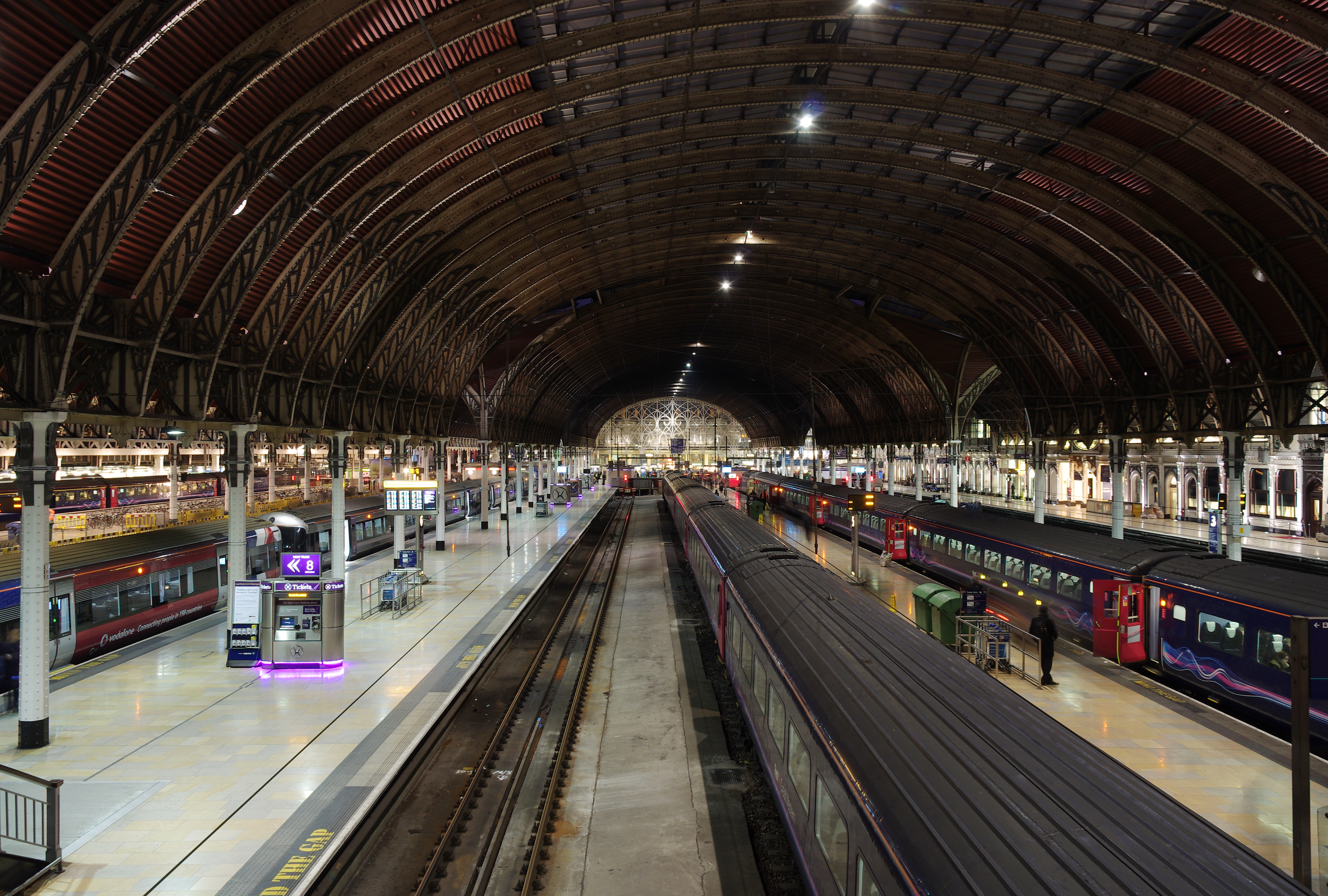 Paddington station MMB 78 332003