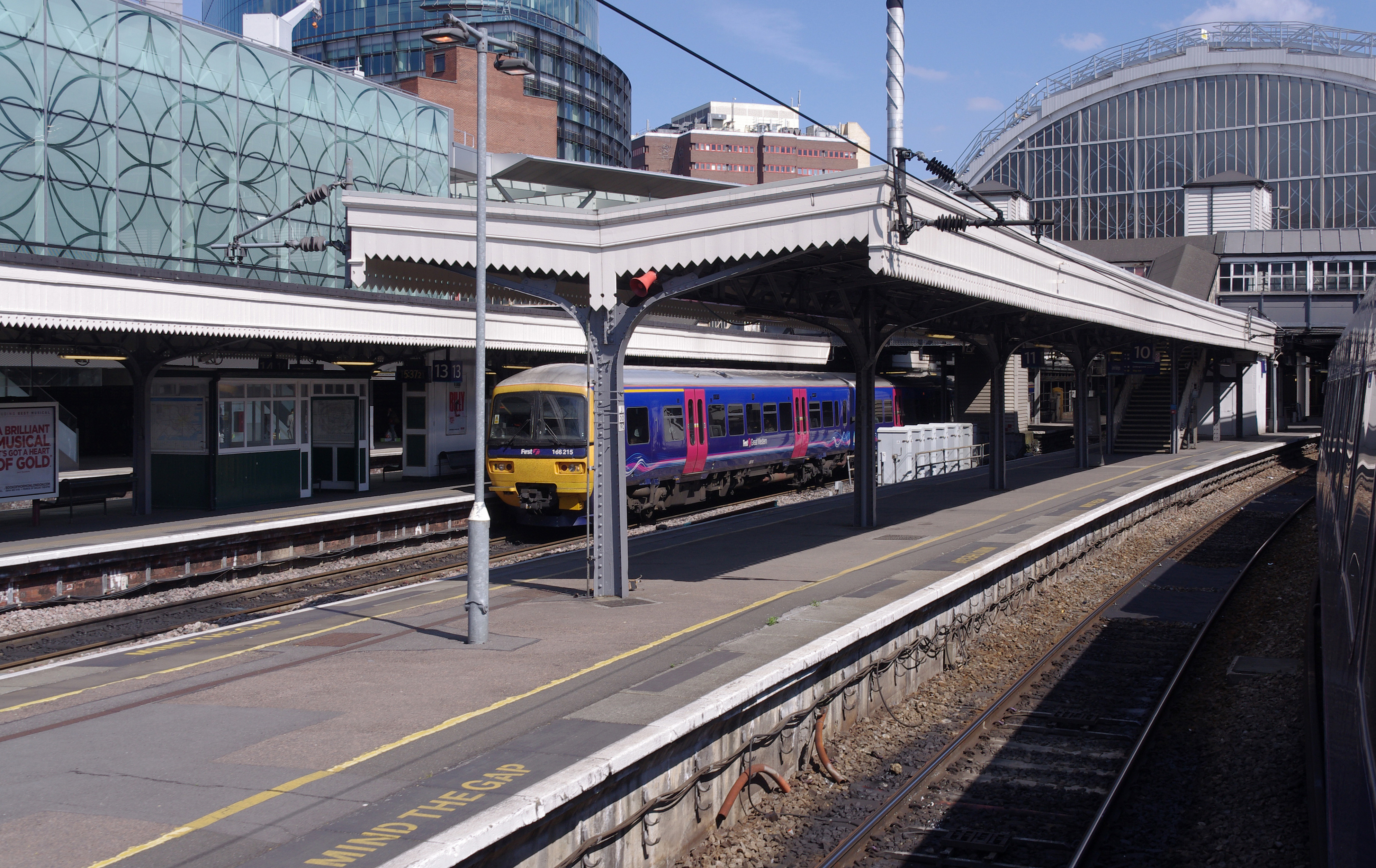 Paddington station MMB 83 166215
