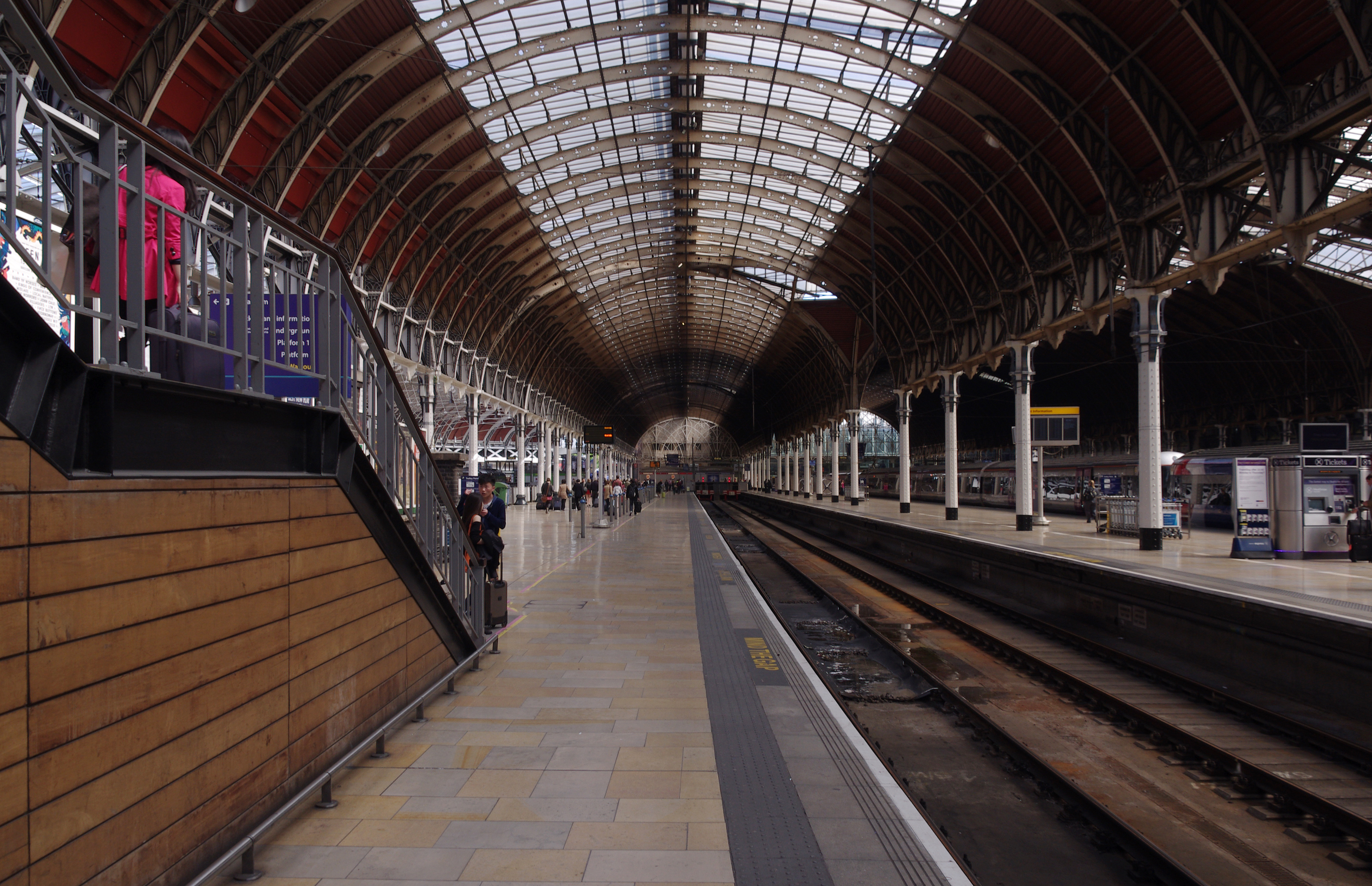 Paddington station MMB 86