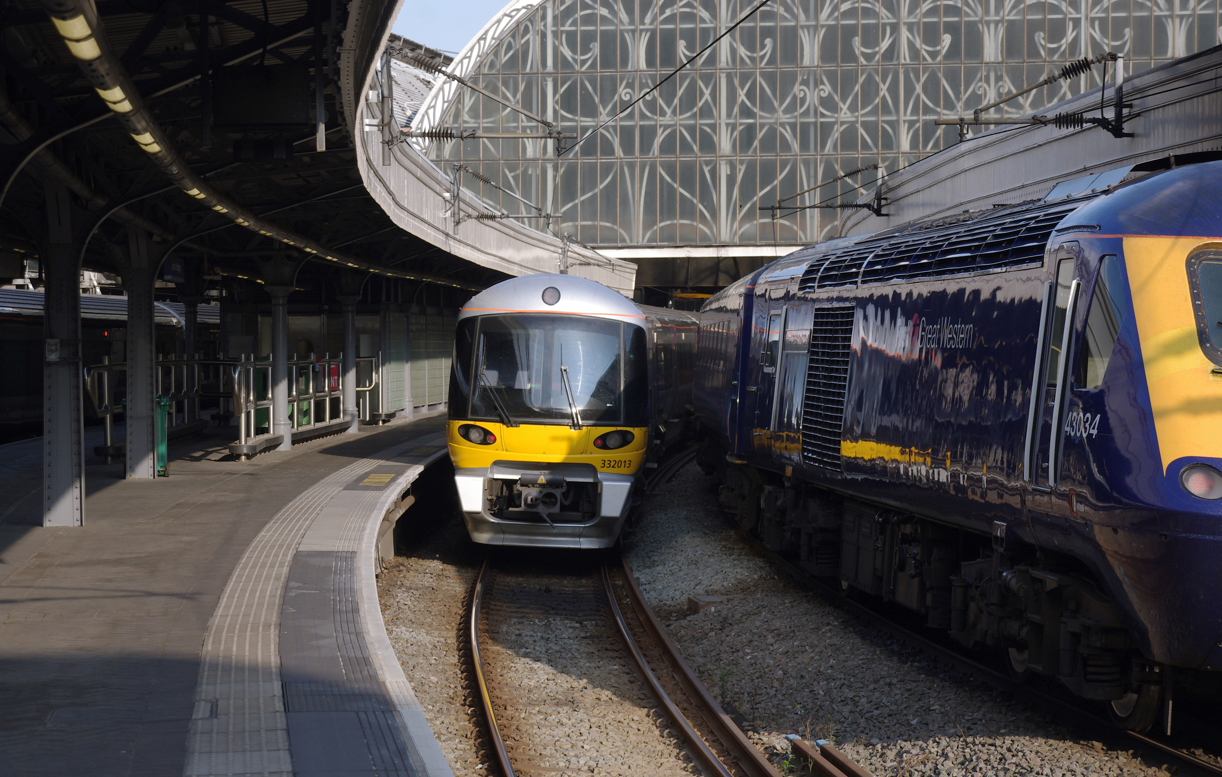 Paddington station MMB 94 332013 43034