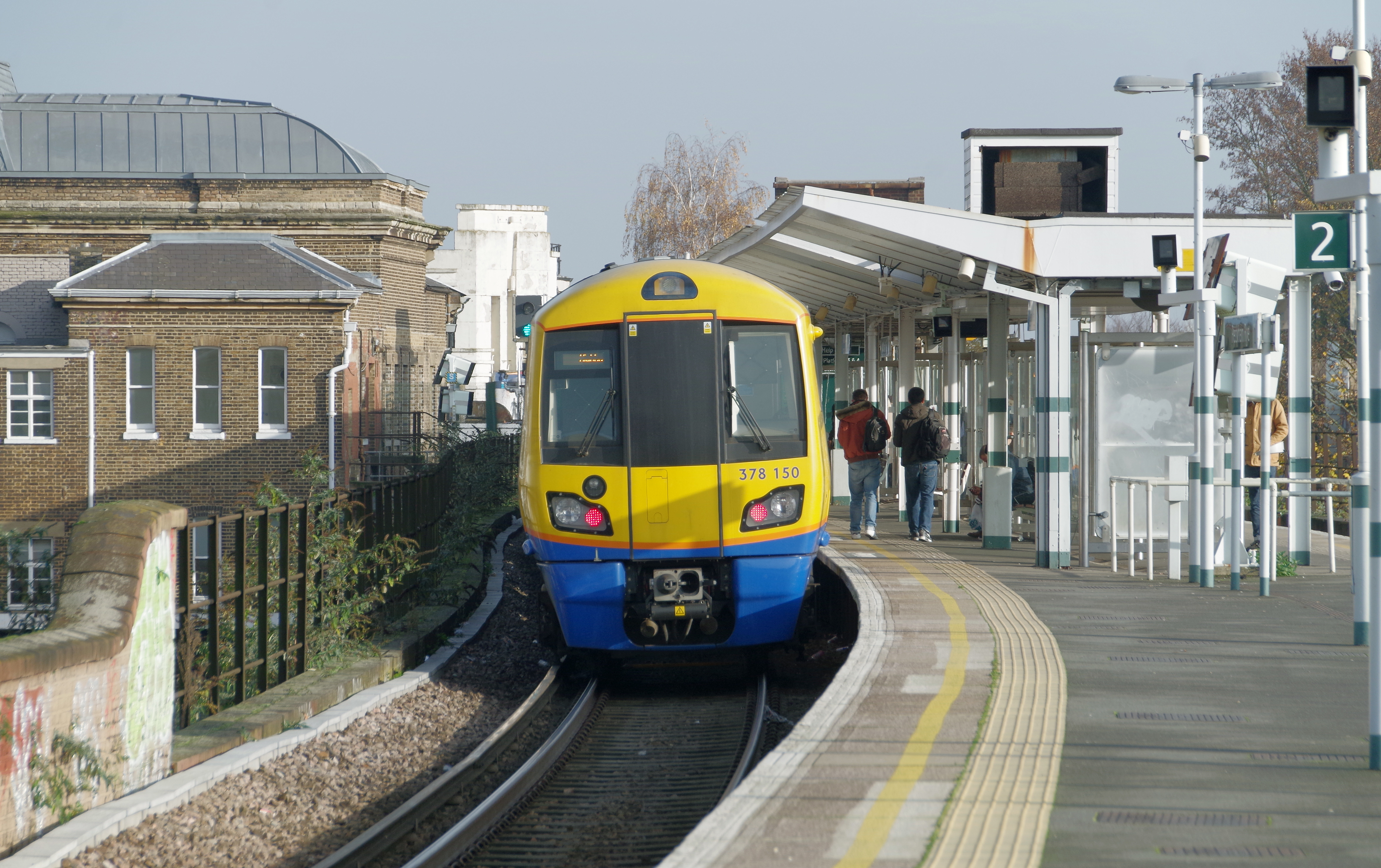Peckham Rye railway station MMB 17 378150