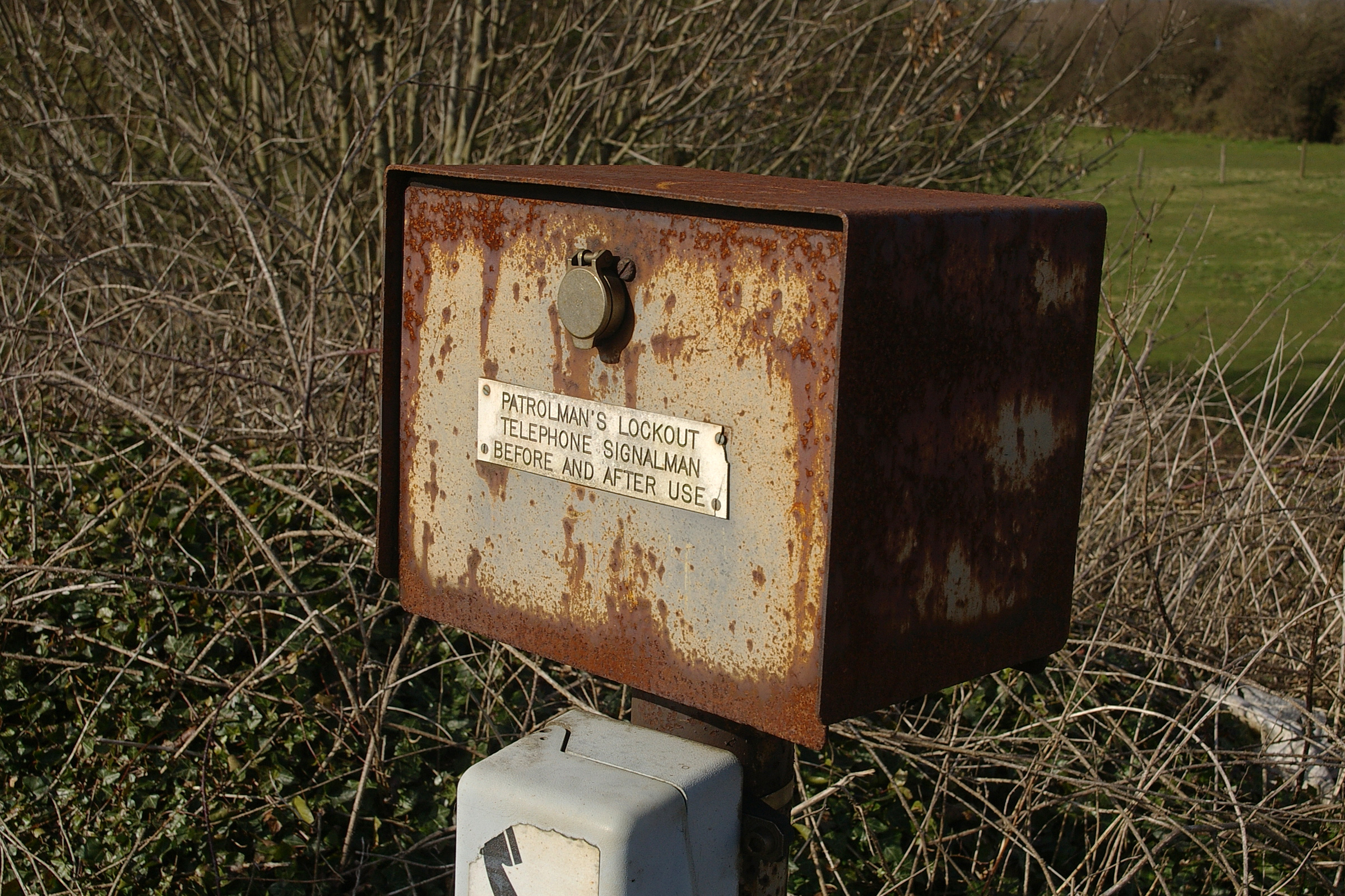 Pilning railway station MMB 03