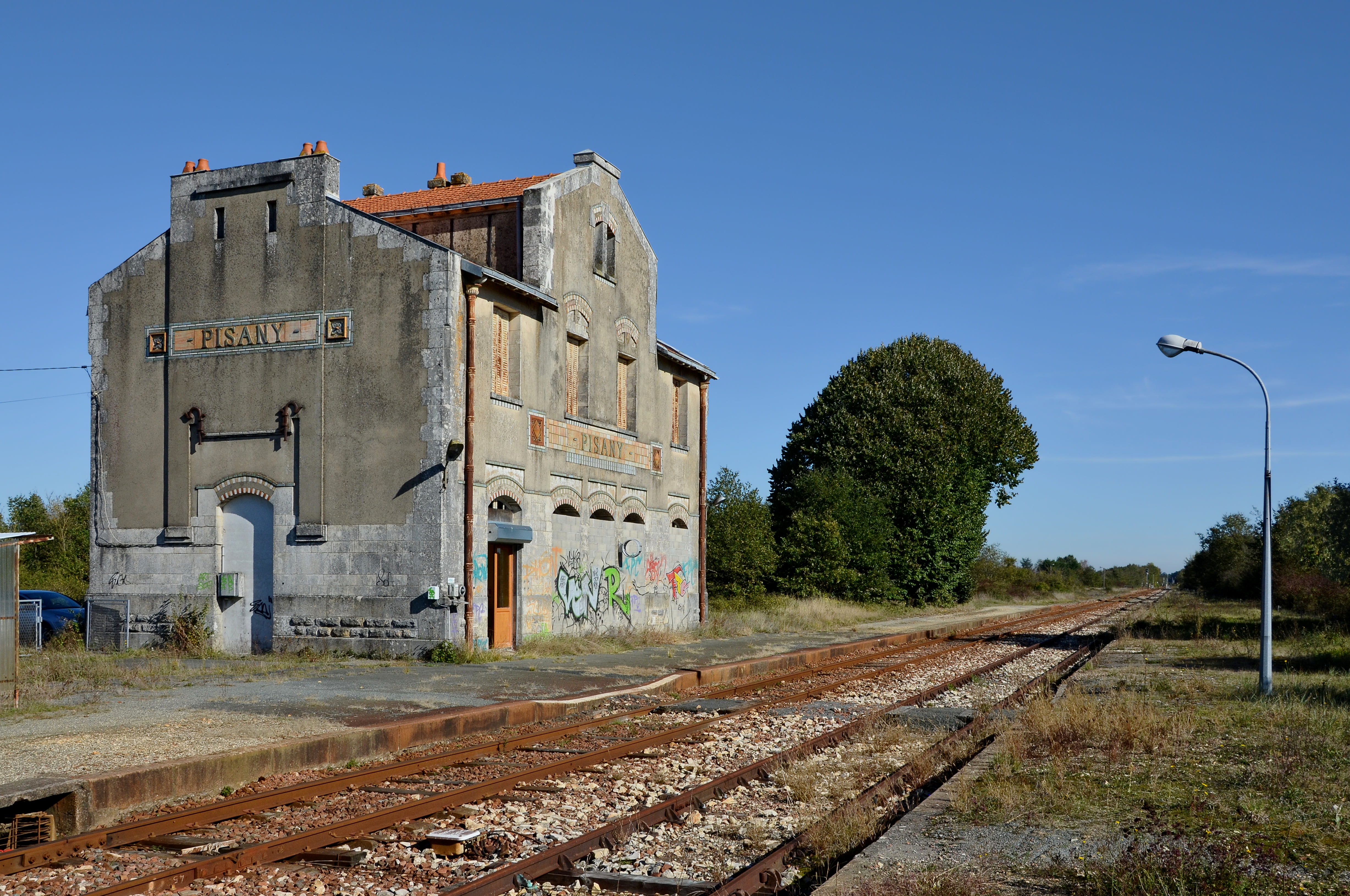 Pisany 17 Ancienne gare 2014