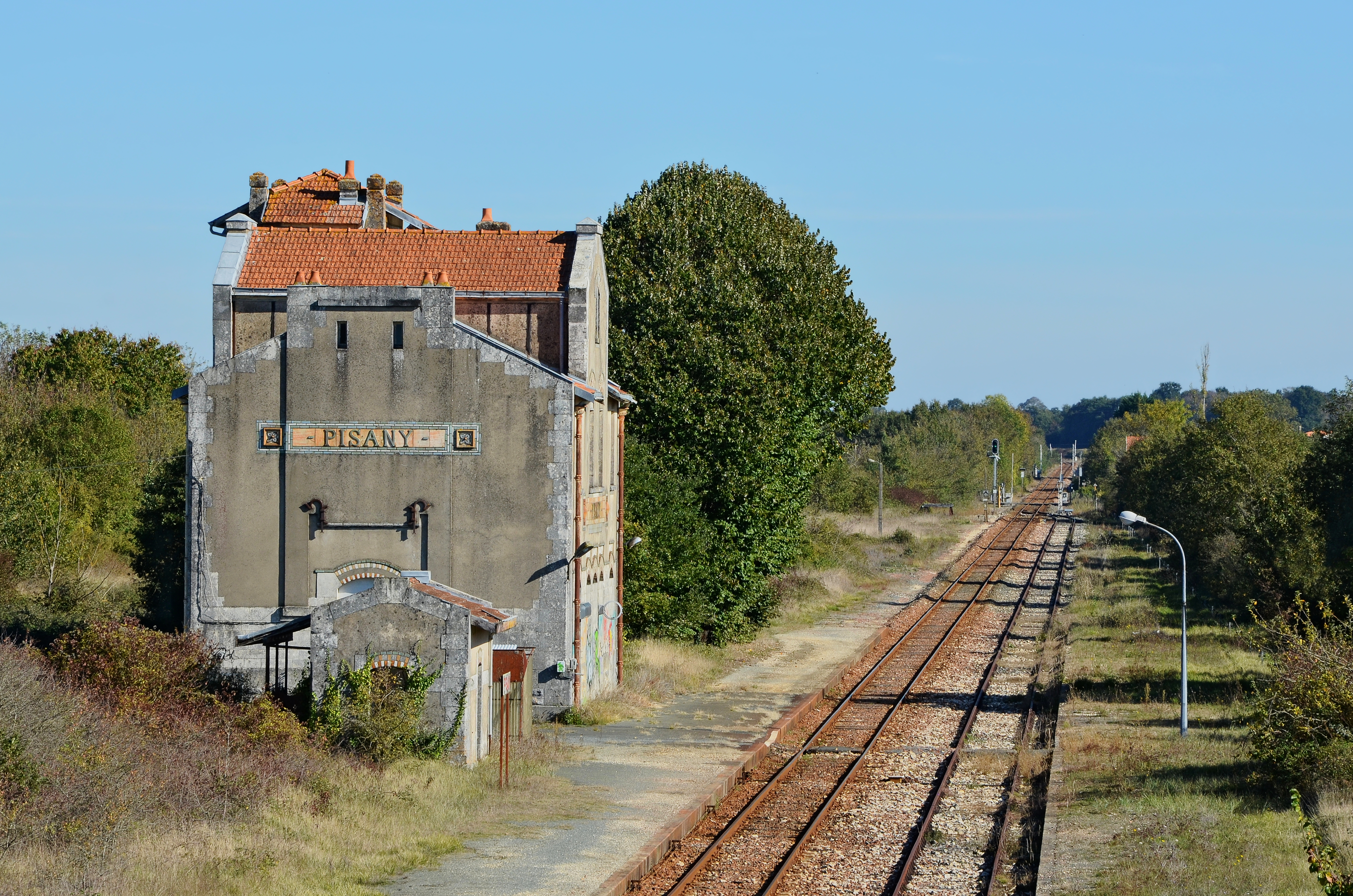 Pisany 17 Ancienne gare&voies depuis D127-2014