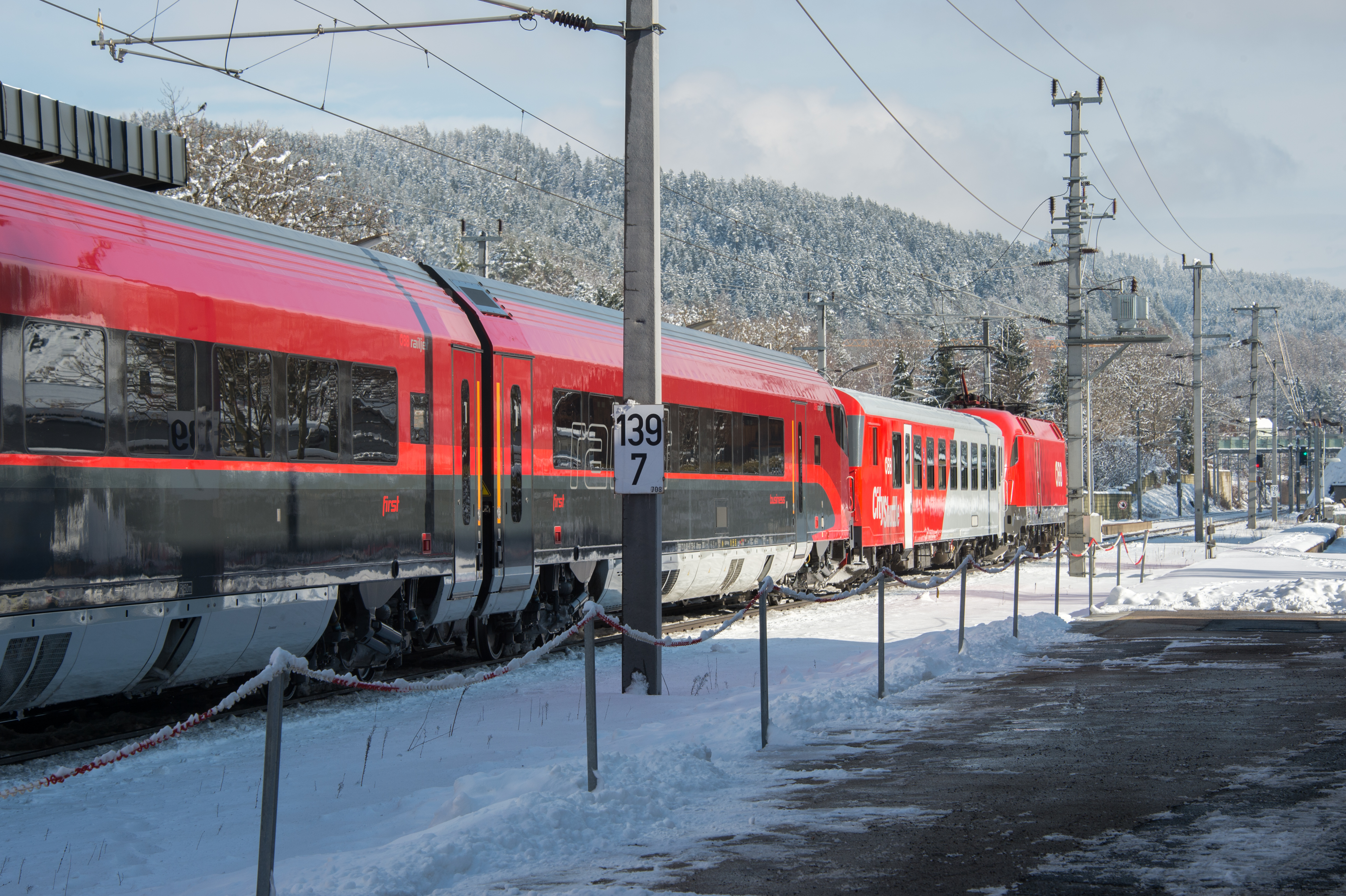 Poertschach Bahnhofsbereich Drautalbahn II Railjet 02022015 218