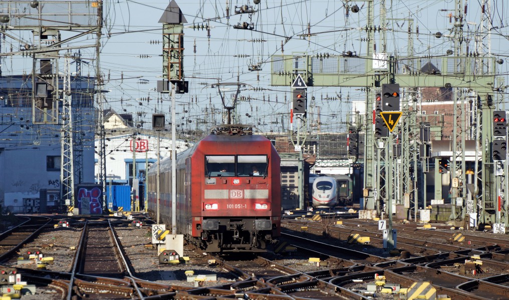 101 051-1 Köln Hauptbahnhof 2015-12-26-01