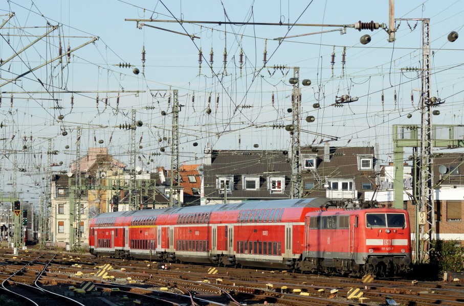 111 127-7 Köln Hauptbahnhof 2015-12-03-02