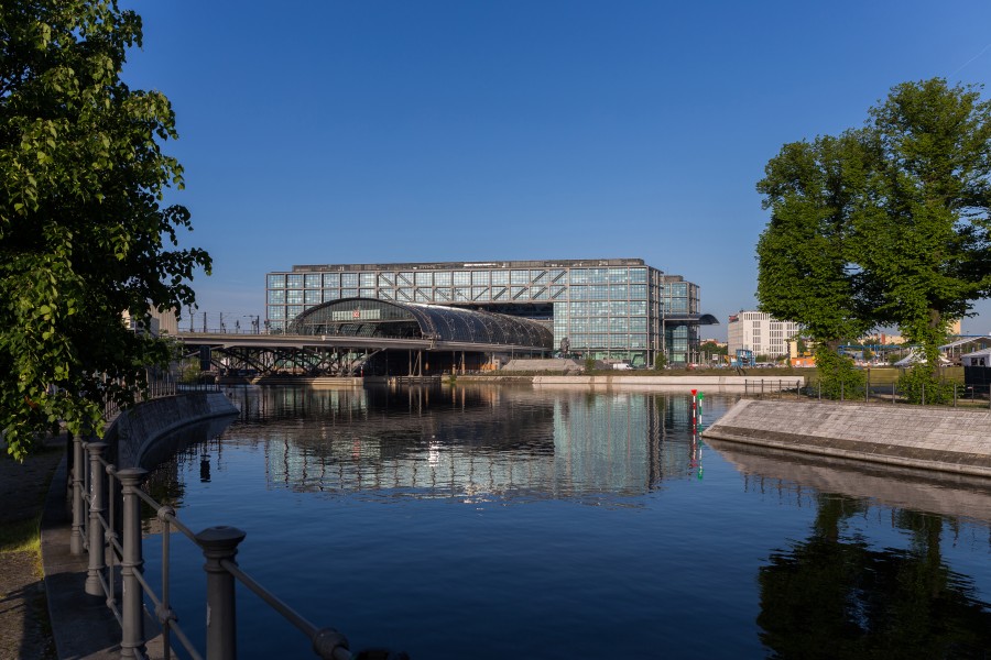 150515 Berlin Hauptbahnhof Humboldthafen