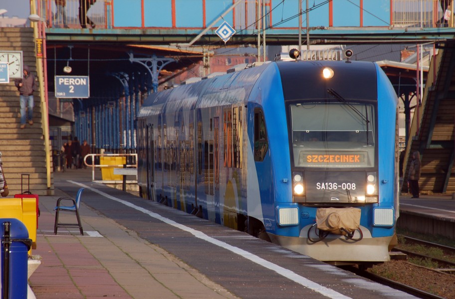 2010-11-26-szczecin-glówny-by-RalfR-64