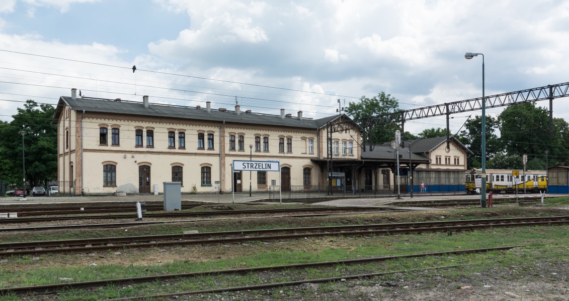 2016 Dworzec kolejowy w Strzelinie 9