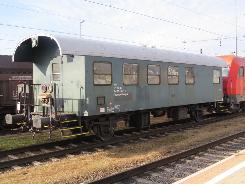 2017-10-04 (156) 40 81 9471 337-1 at Bahnhof Pöchlarn