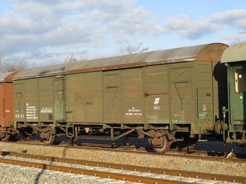 2017-11-14 (301) 40 81 9446 530-3 between Bahnhof Spratzern and Hart-Wörth