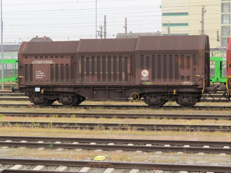2018-05-04 (211) 31 81 4668 098-4 at Bahnhof St. Valentin