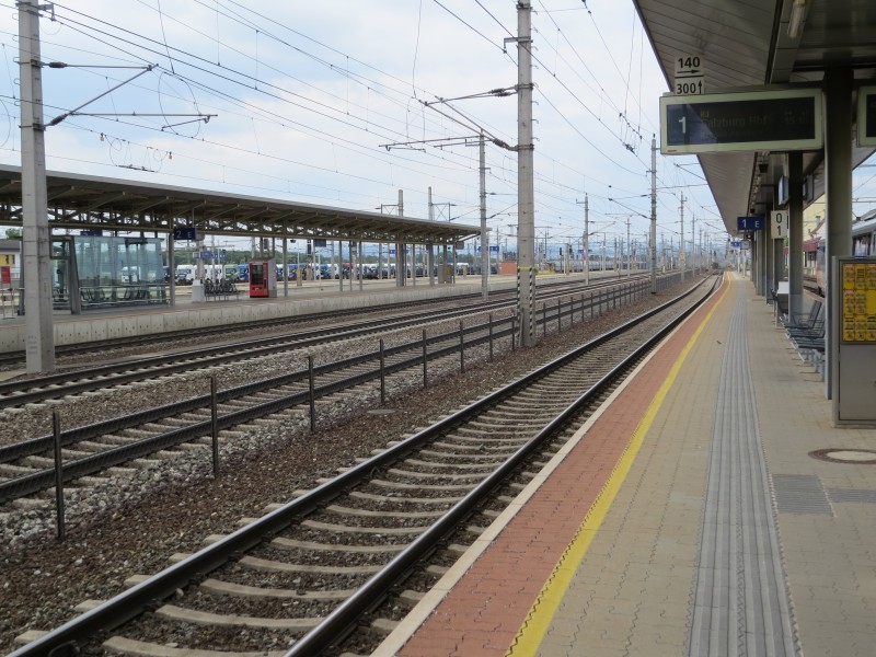 2018-06-15 (111) Bahnhof St. Valentin, Austria