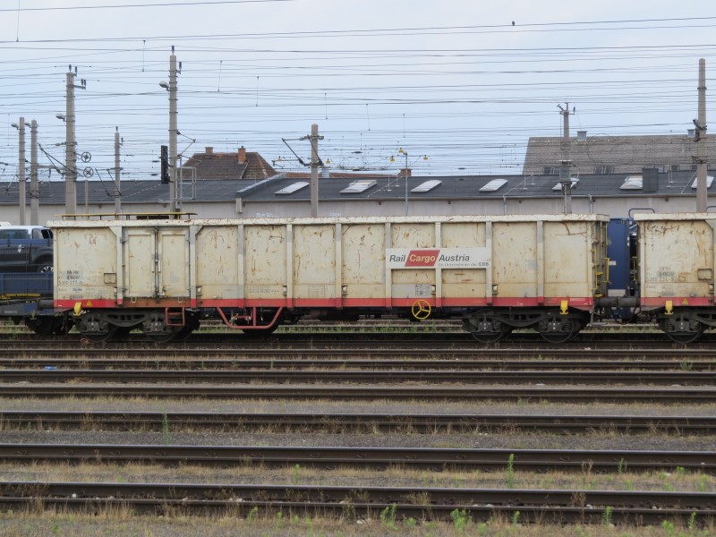2018-06-15 (123) 31 81 5380 277-8 at Bahnhof St. Valentin, Austria