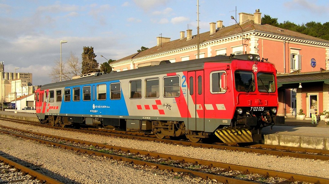 7122 series train (3)