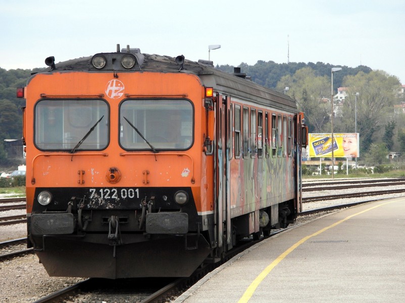 7122 series train (9)