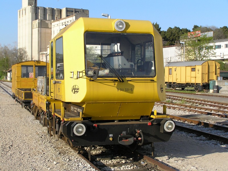 9311 maintenance train (1)