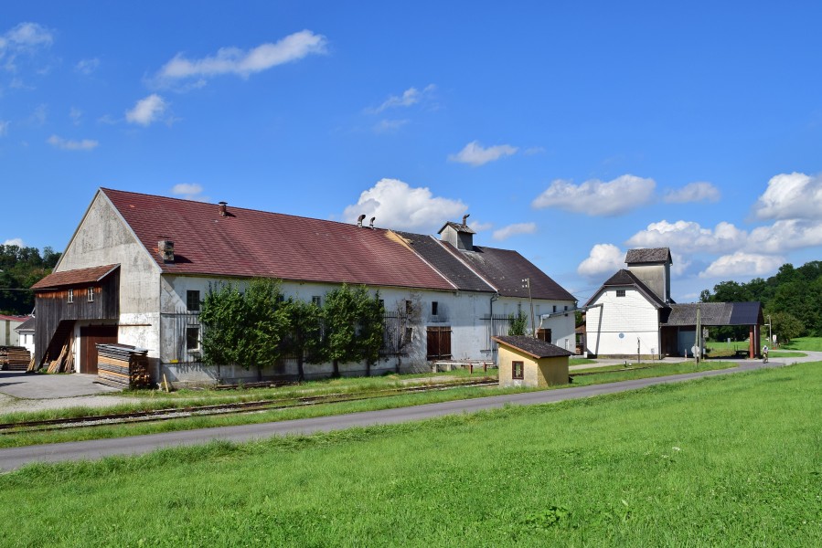 Aschach an der Steyr - Steyrtalbahn - Haltestelle Sommerhubermühle mit namengebender Sommerhubermühle