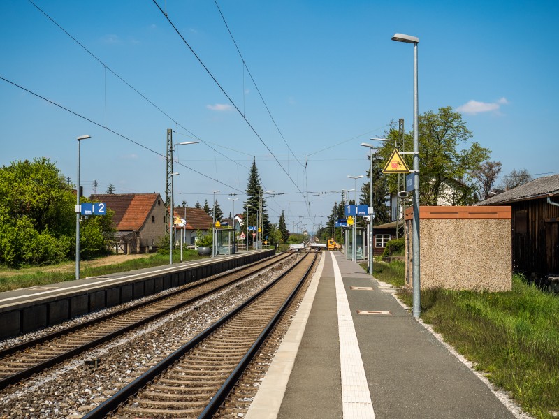 Bahnhof-Buttenheim-P5022938