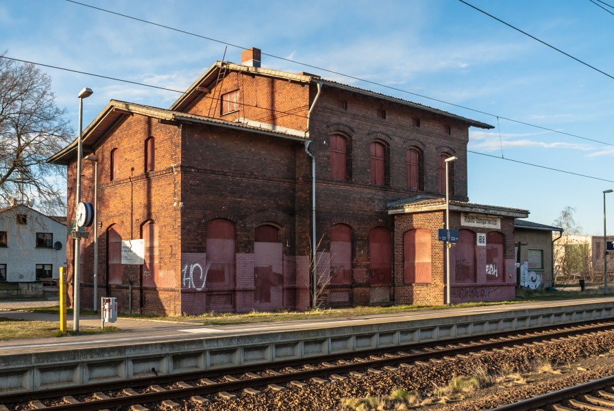 Bahnhof RDG (Ost), Richtenberger Straße 30, Ribnitz-Damgarten, April 2015