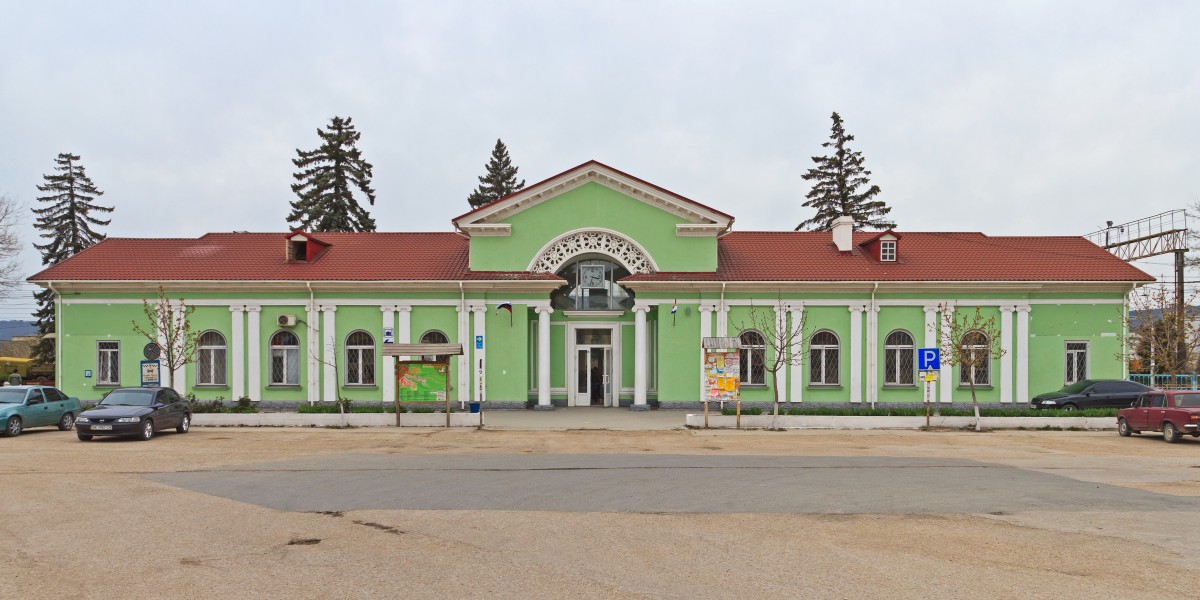 Bakhchysarai 04-14 img16 train station