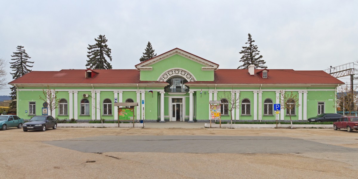 Bakhchysarai 04-14 img16 train station